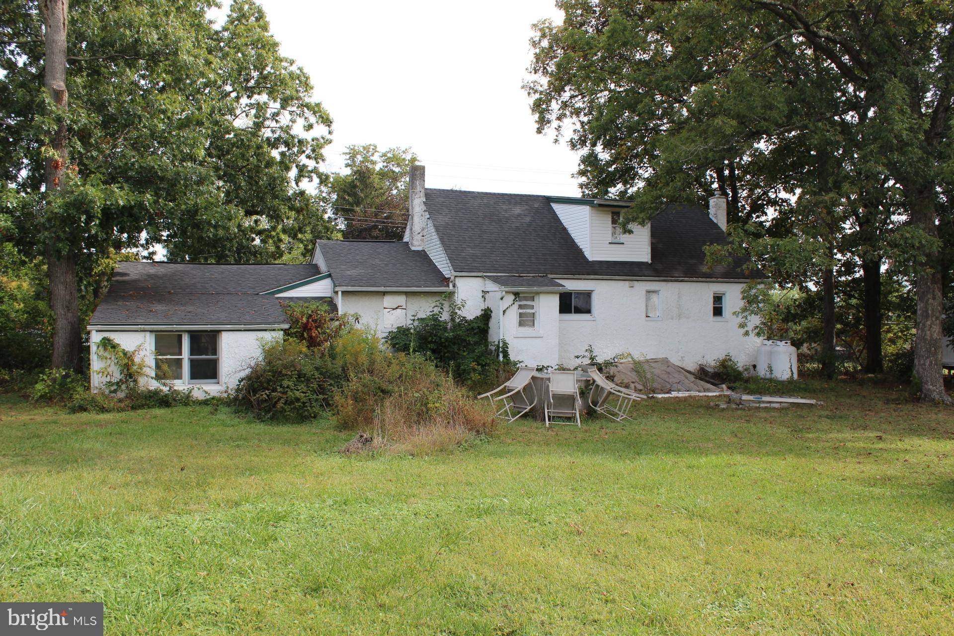 Royersford, PA 19468,119 N LIMERICK RD