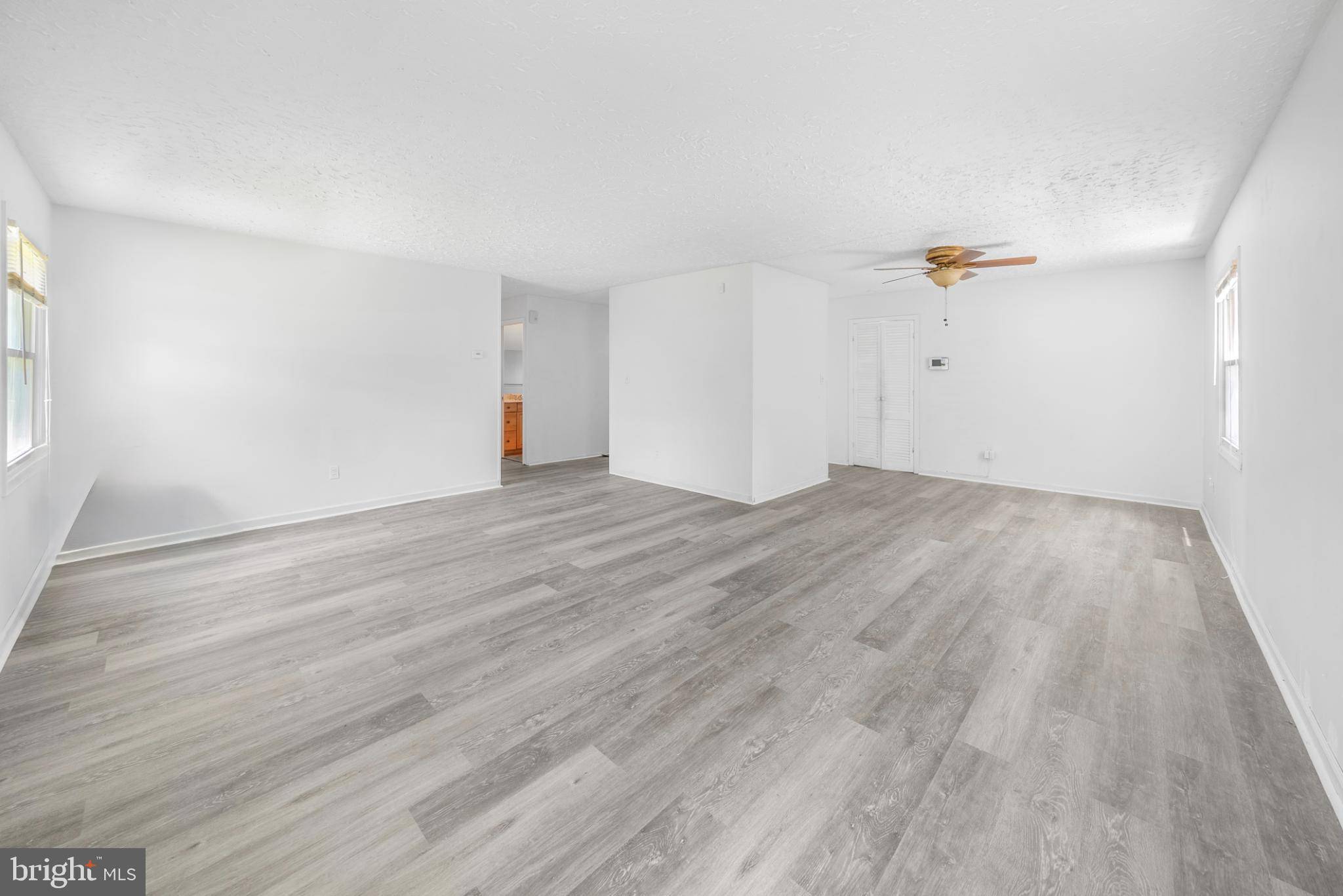 Willingboro, NJ 08046,6 PRINCETON LN