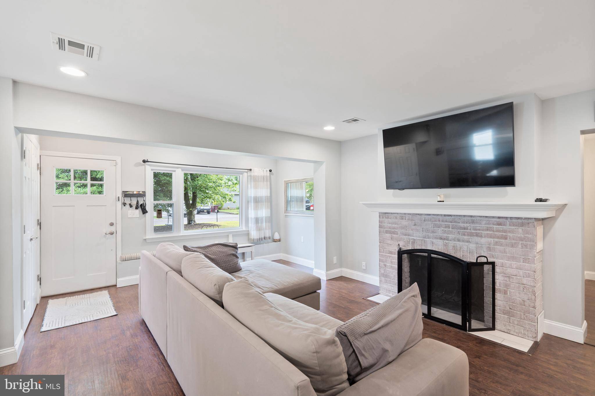 Bayville, NJ 08721,609 MAIN ST