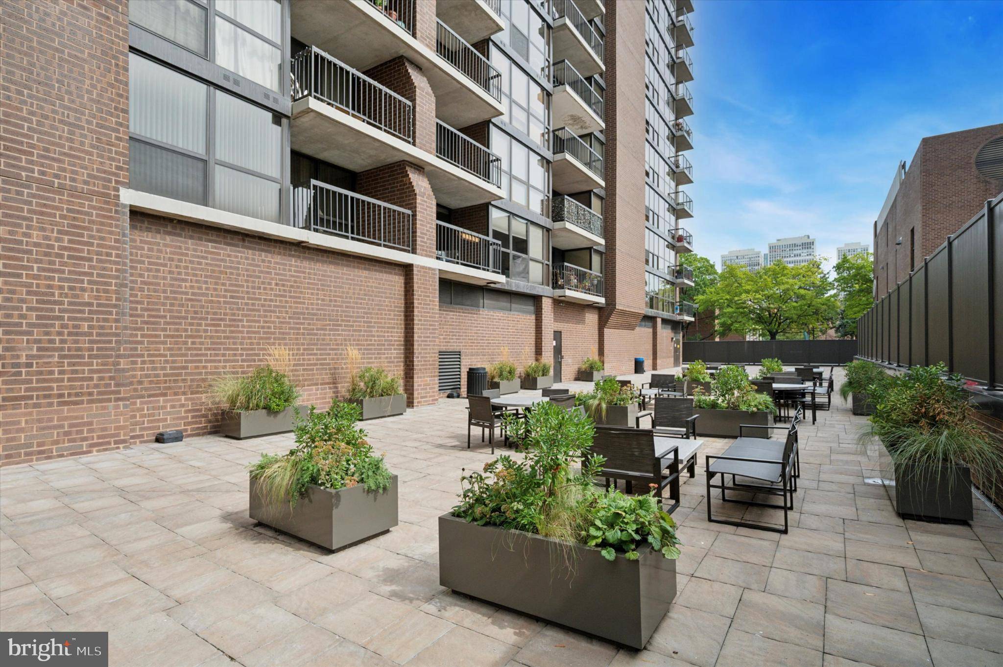 Philadelphia, PA 19106,233 S 6TH ST #305D