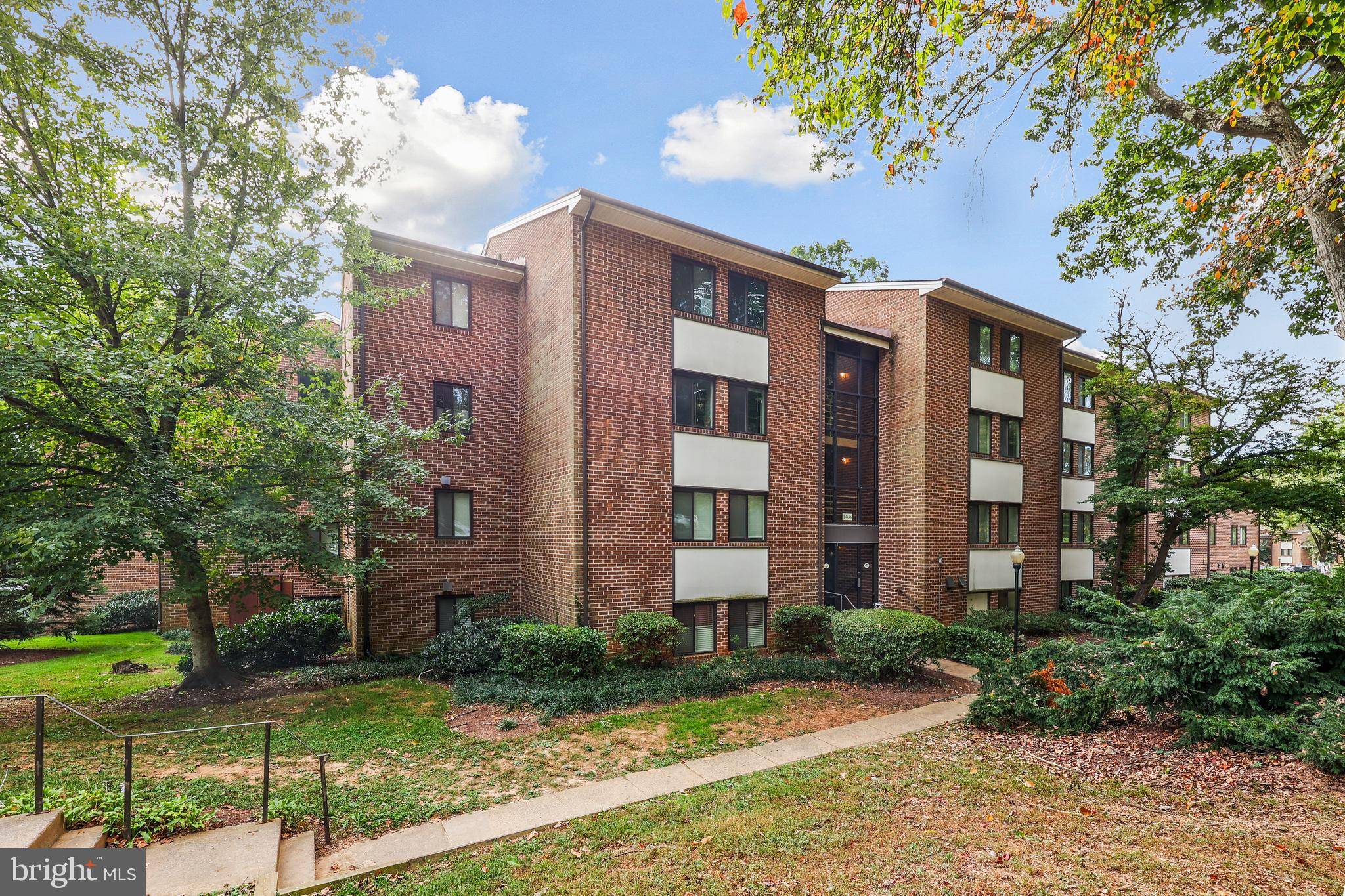 Reston, VA 20190,1405 NORTHGATE SQ #22B