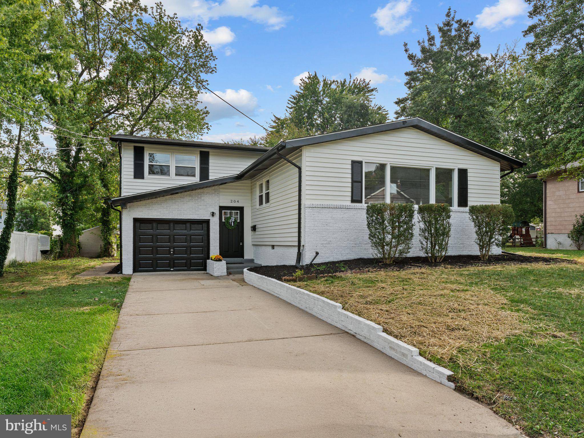 Cherry Hill, NJ 08034,204 BELLE ARBOR DR