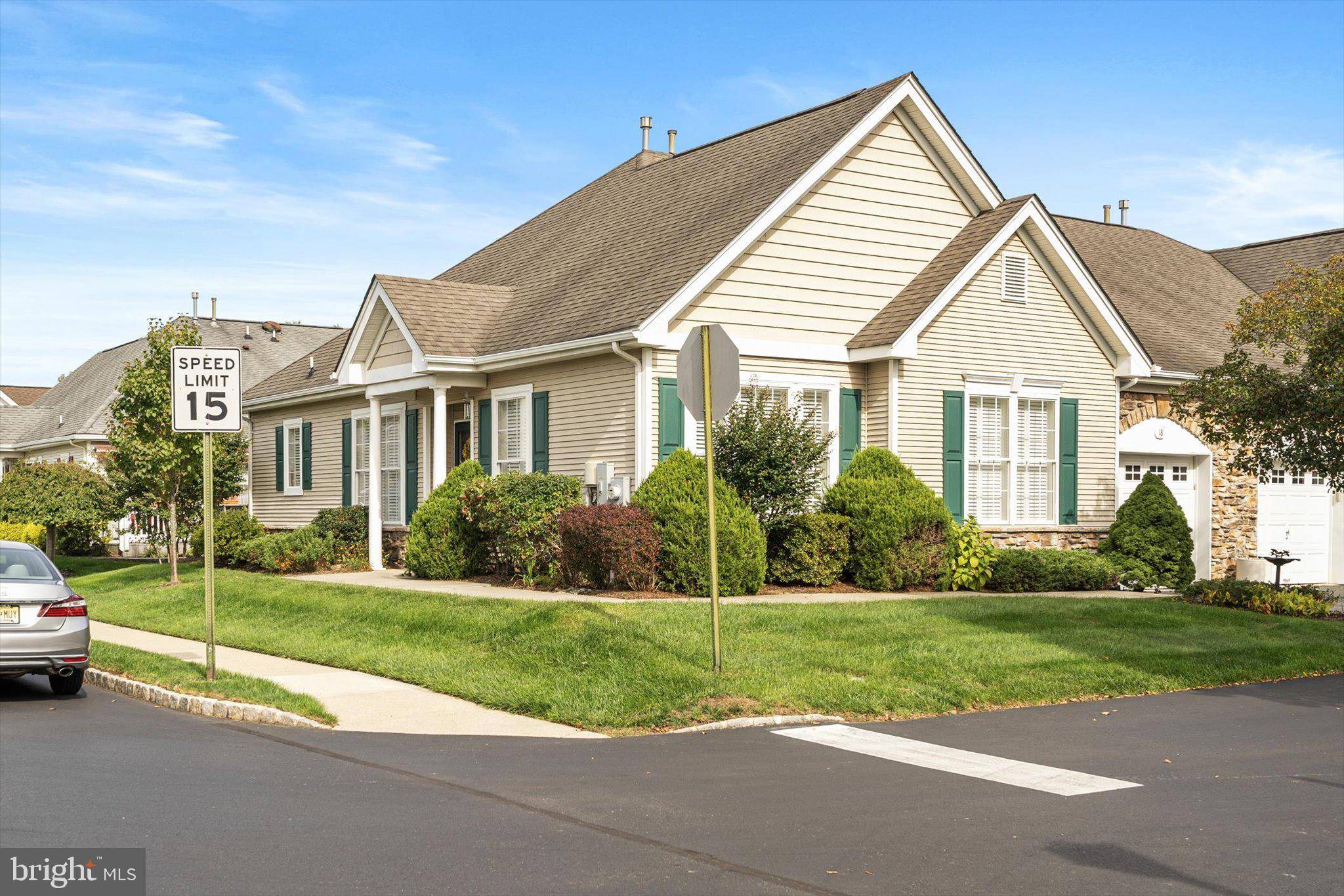 Hamilton, NJ 08690,18 GOLDFINCH DR