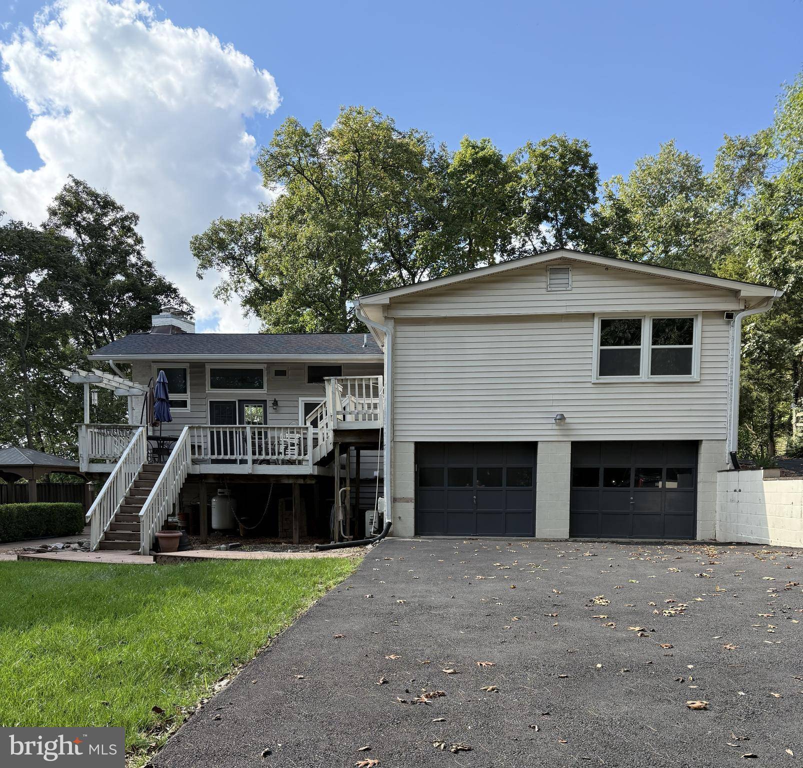 Sterling, VA 20165,45550 LAKESIDE DR