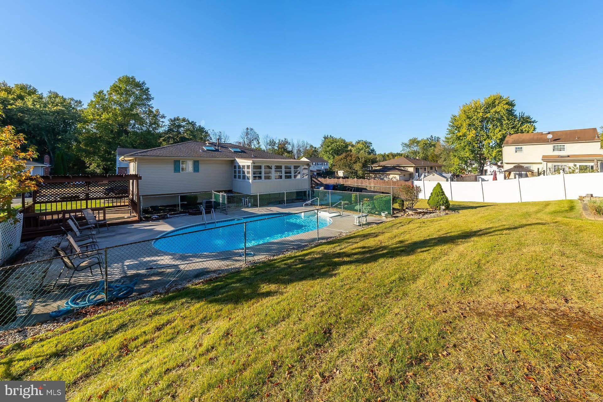 Blackwood, NJ 08012,29 HYANNIS AVE