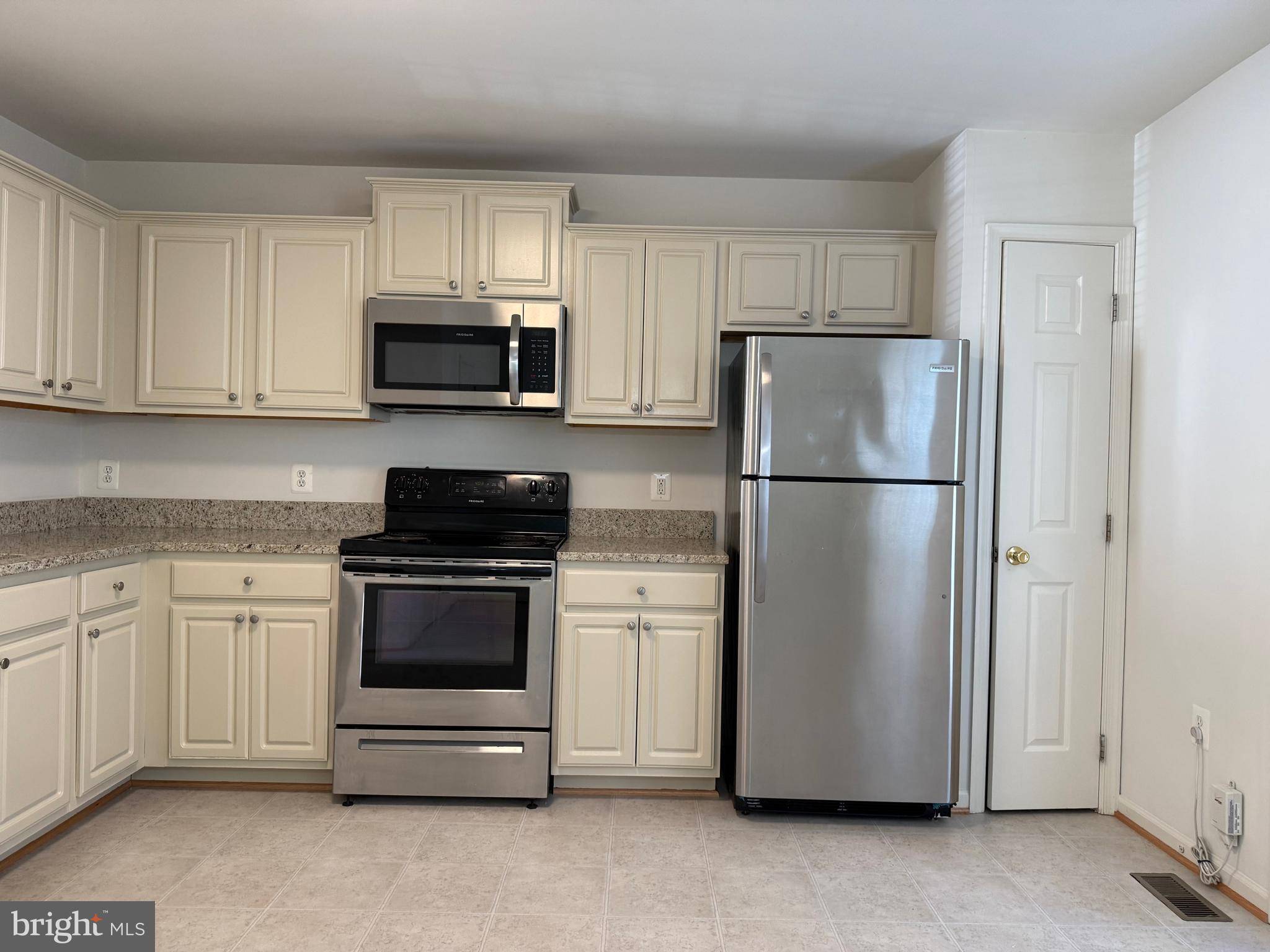 Stafford, VA 22554,215 MERRILL CT