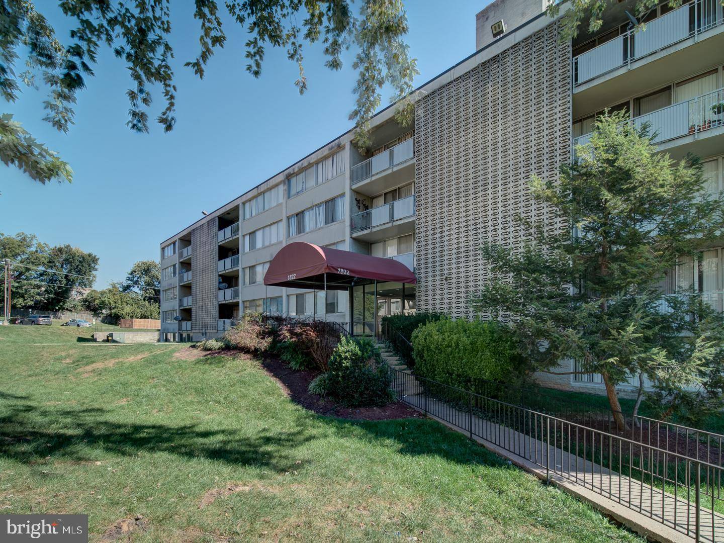 Hyattsville, MD 20783,1822 METZEROTT RD #402