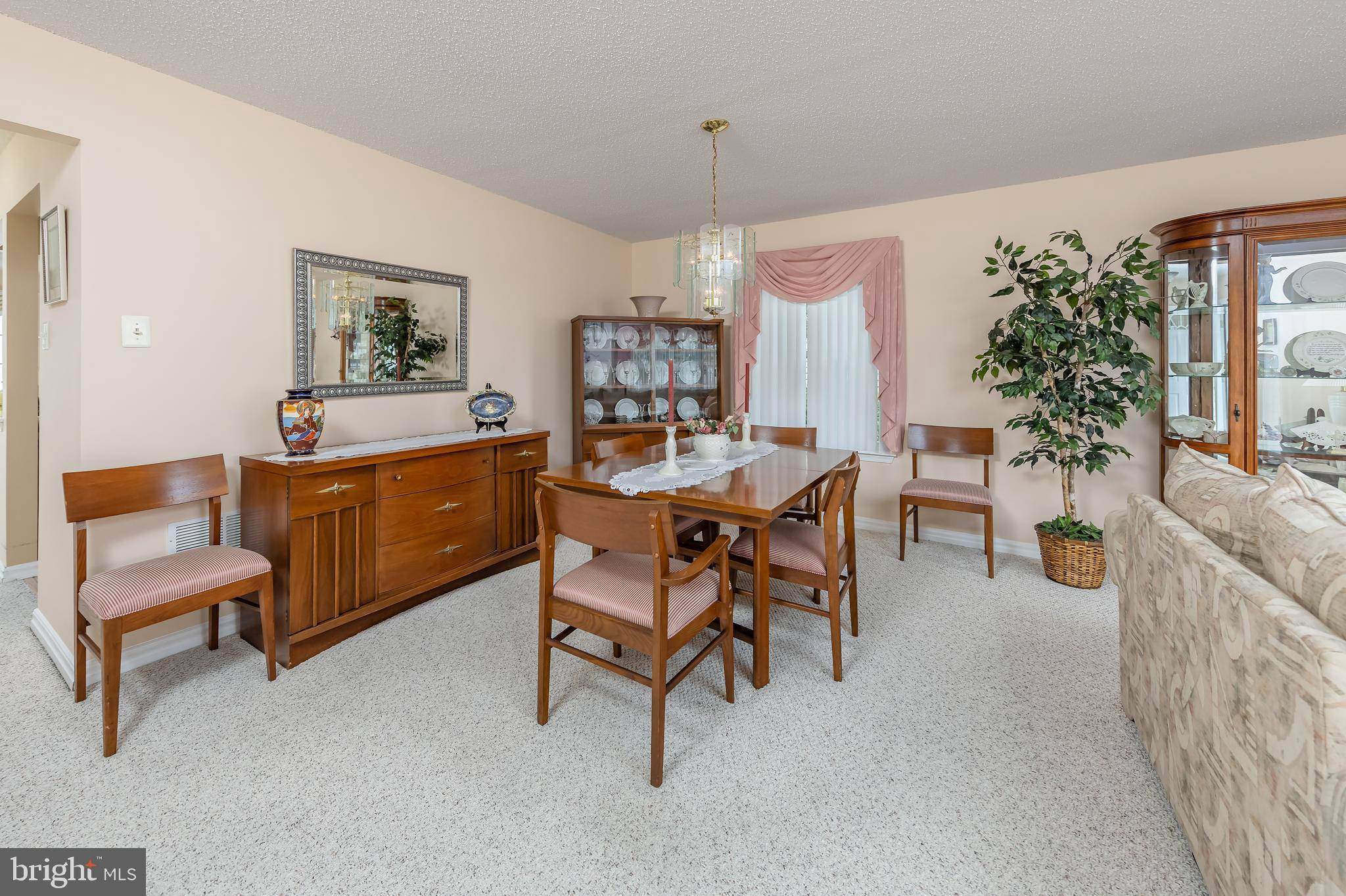 Williamstown, NJ 08094,552 DORAL DR