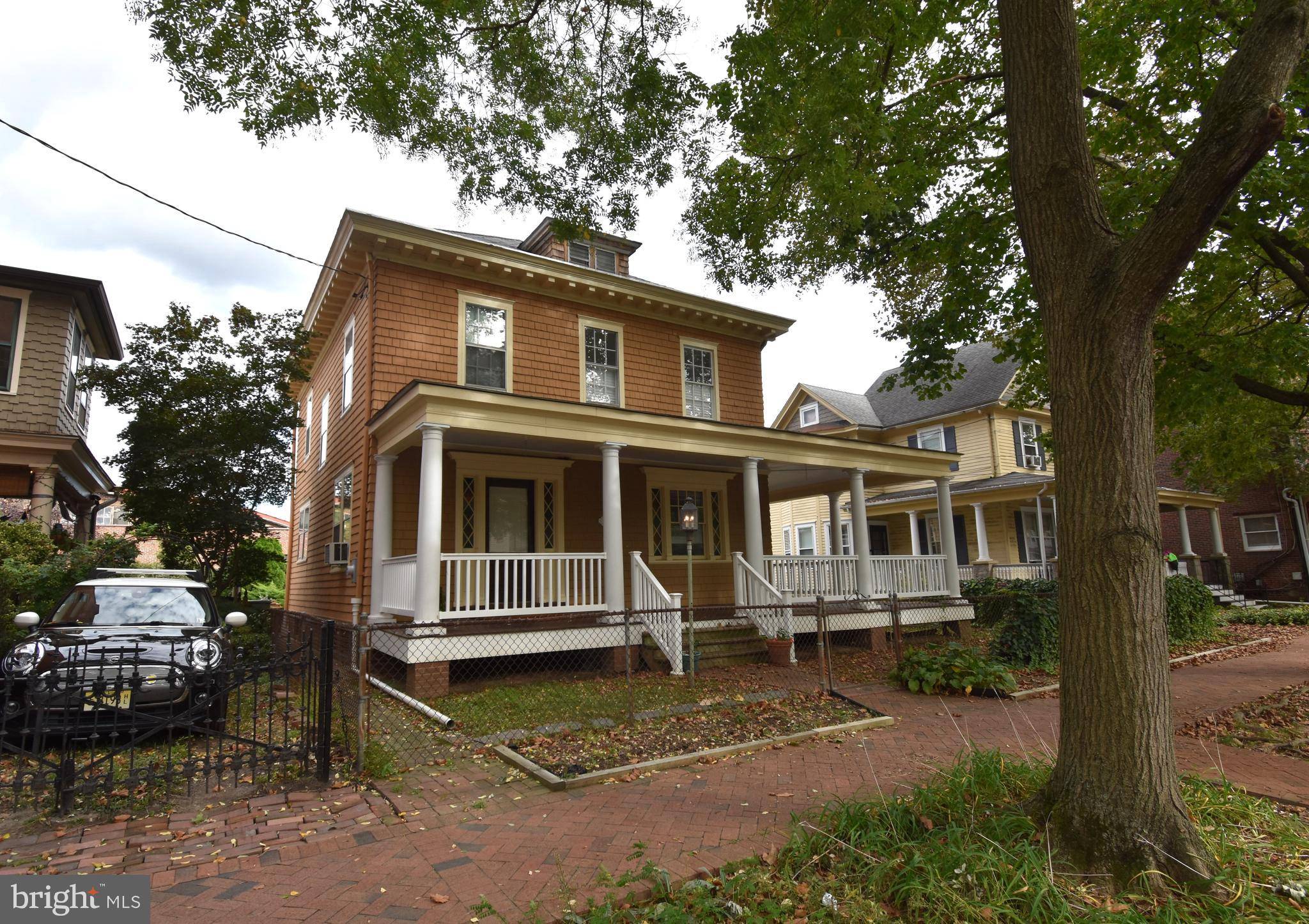 Burlington, NJ 08016,419 LOCUST AVE