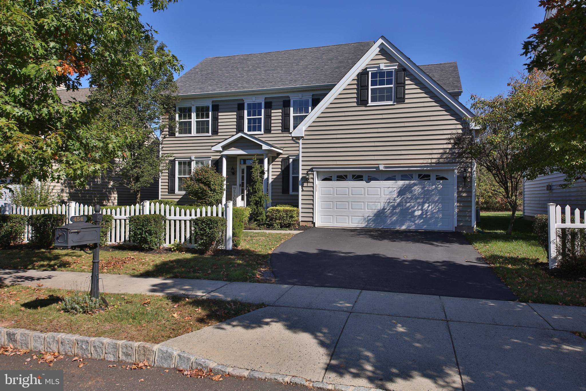 Perkasie, PA 18944,454 SADDLERY DR