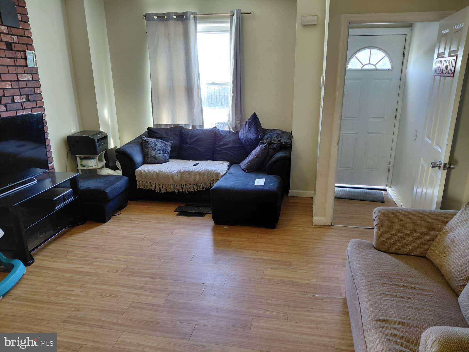 Trenton, NJ 08611,557 S BROAD ST