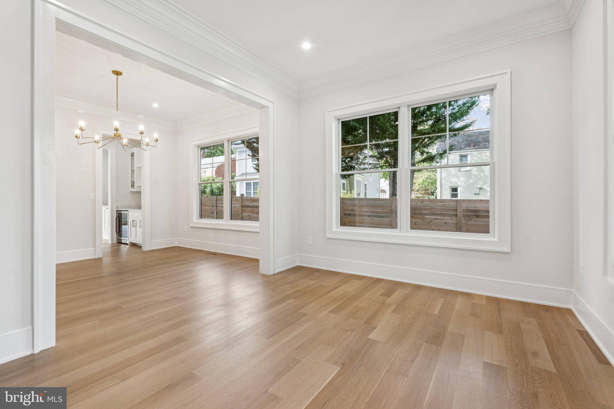 Bethesda, MD 20814,7004 CLARENDON RD