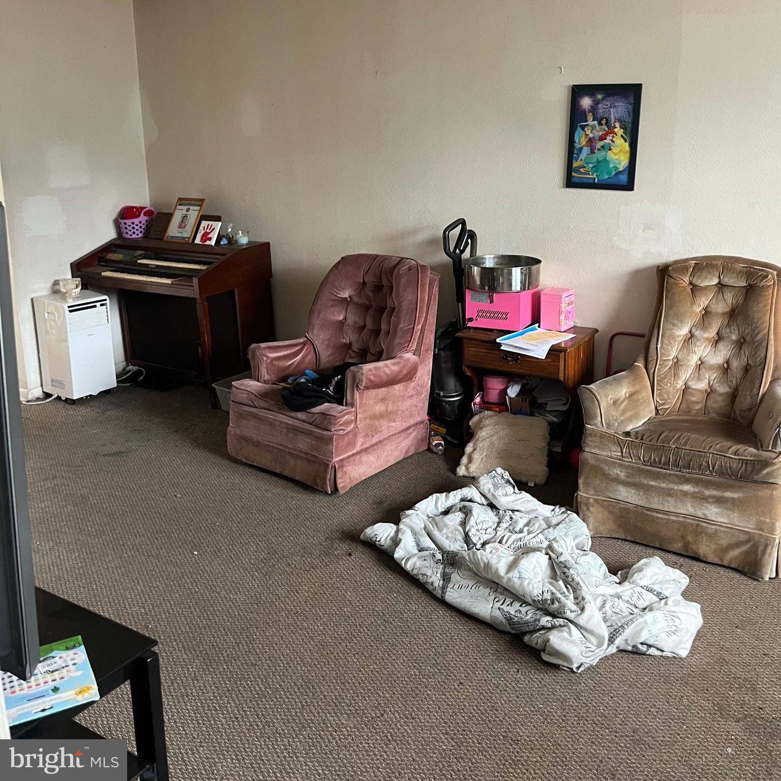 Gibbstown, NJ 08027,166 E BROAD ST