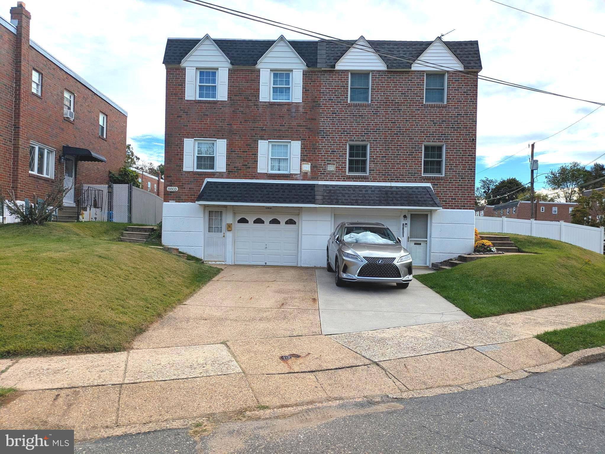 Philadelphia, PA 19152,8803 MANCHESTER ST