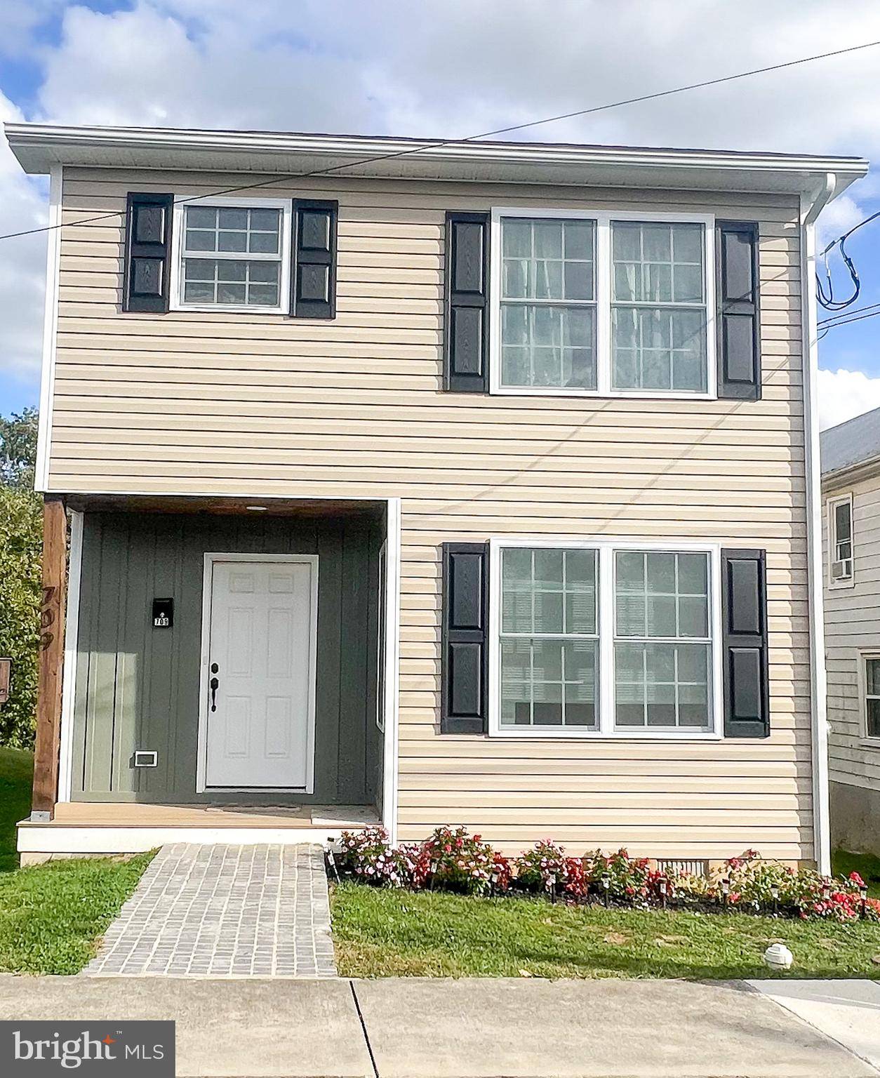 Martinsburg, WV 25404,709 ALBERT STREET