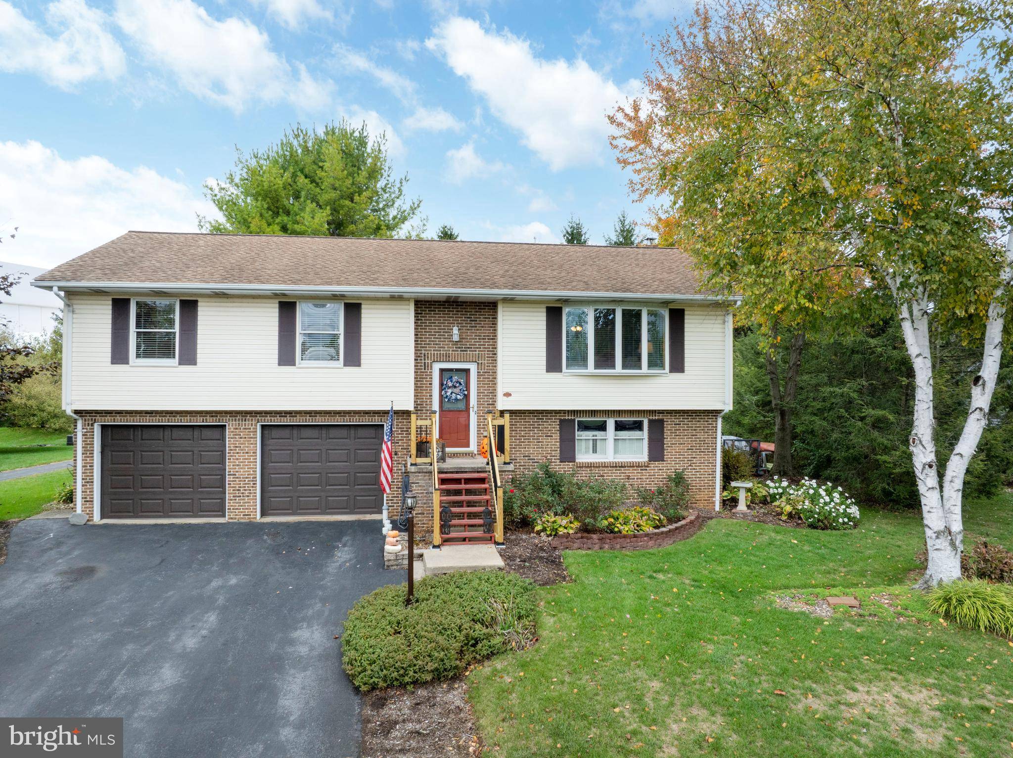 State College, PA 16801,301 GOLDFINCH DR