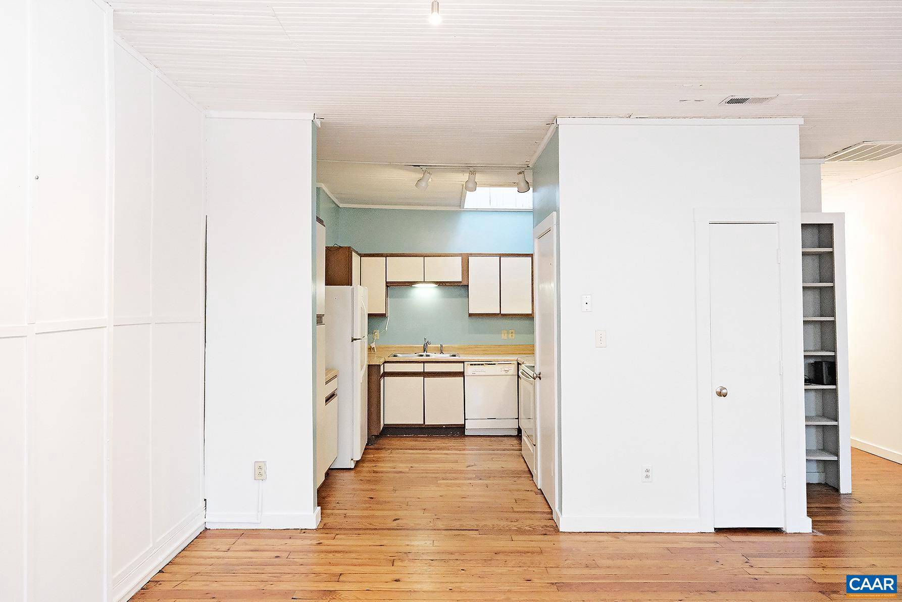 Charlottesville, VA 22903,313 E MAIN ST #A