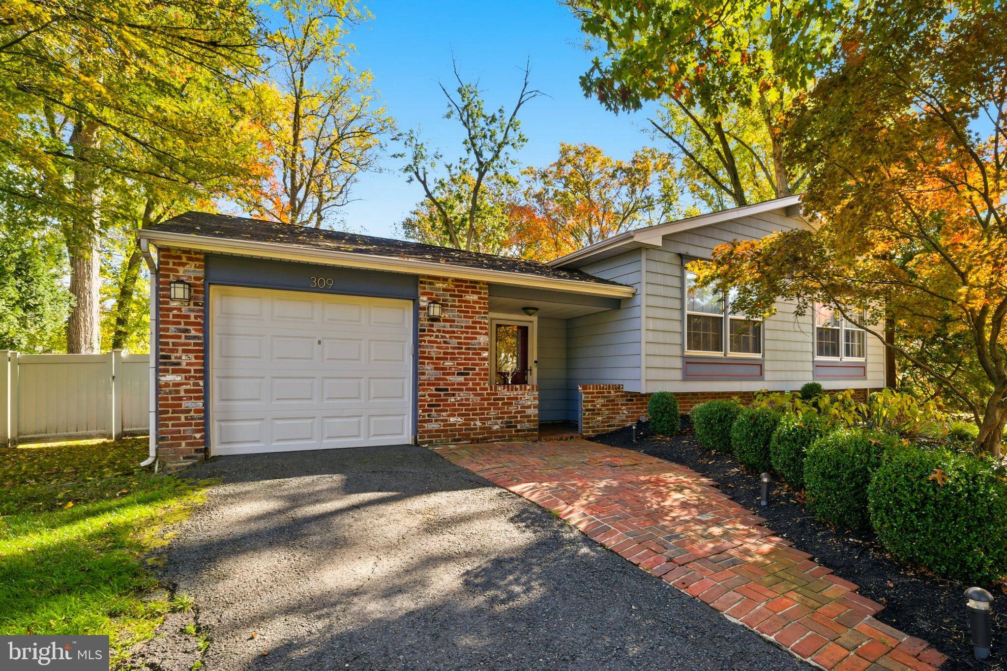 Cherry Hill, NJ 08003,309 HIGHGATE LN