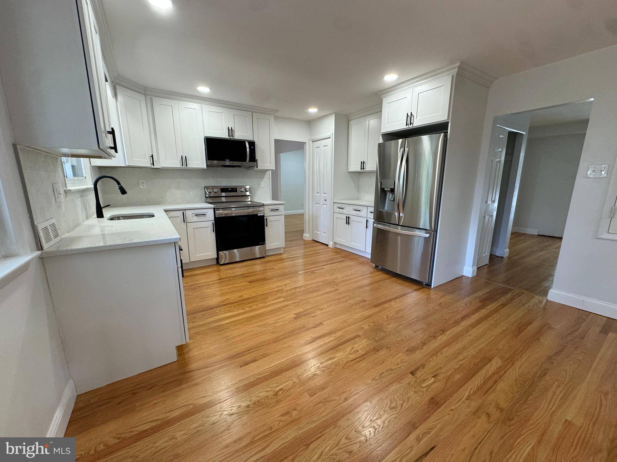 Cherry Hill, NJ 08003,8 ELBOW LN