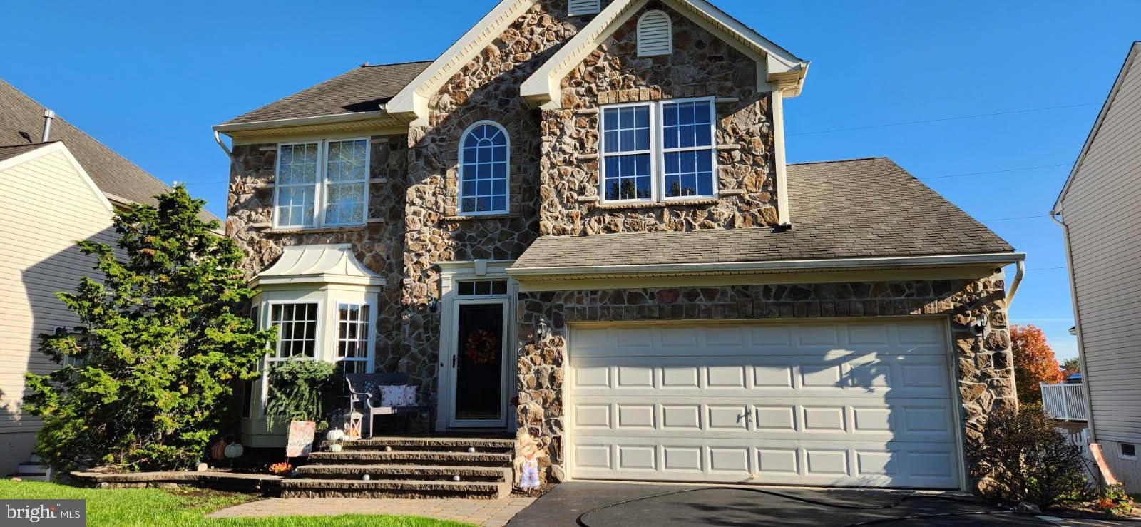 Philadelphia, PA 19111,8227 ROSE PETAL DR