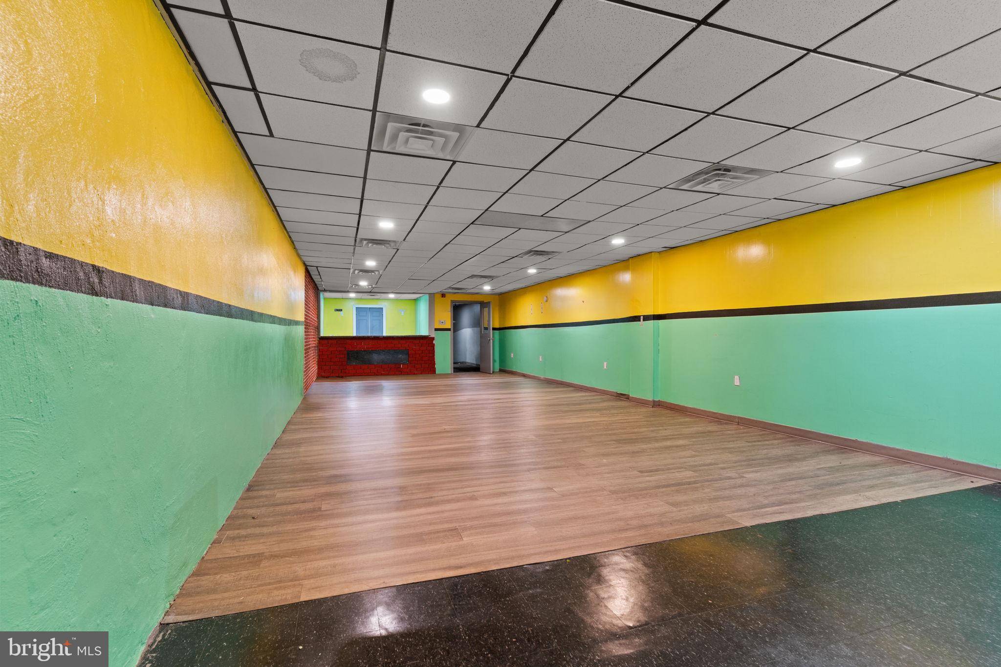 Trenton, NJ 08608,318 S BROAD ST