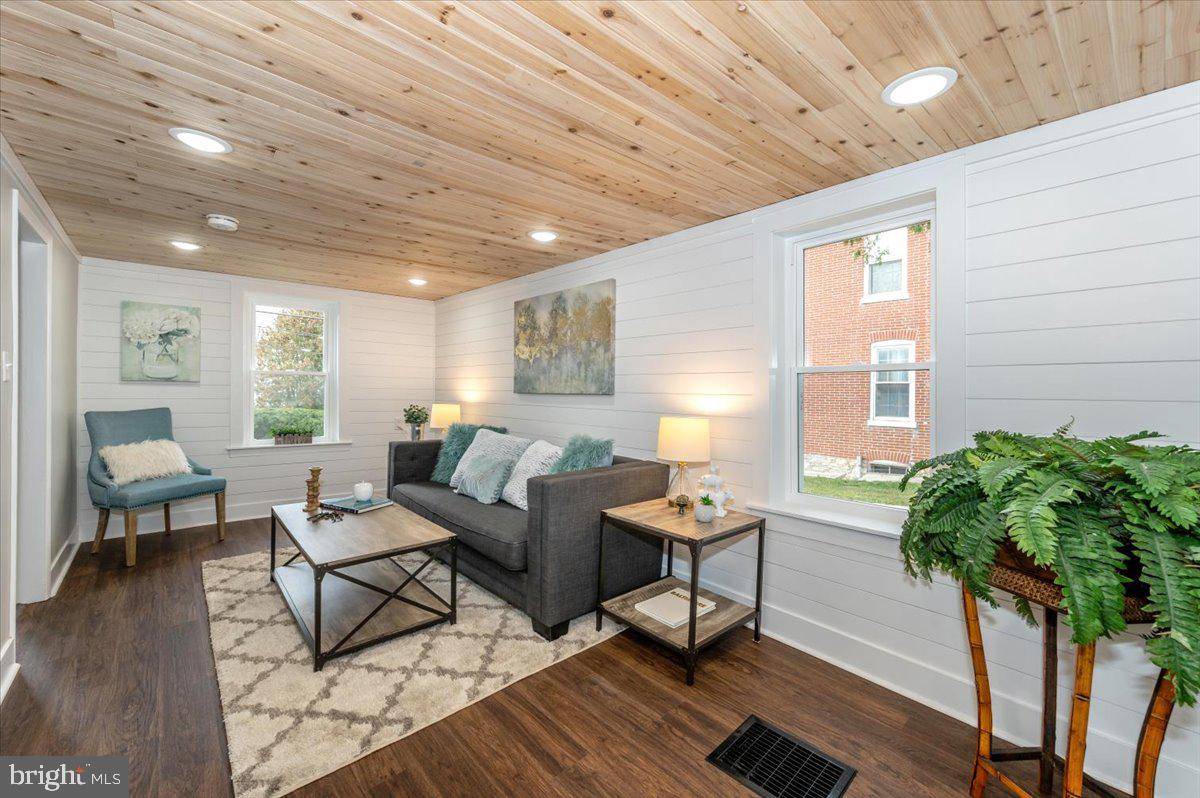 Waynesboro, PA 17268,422 CLEVELAND AVENUE