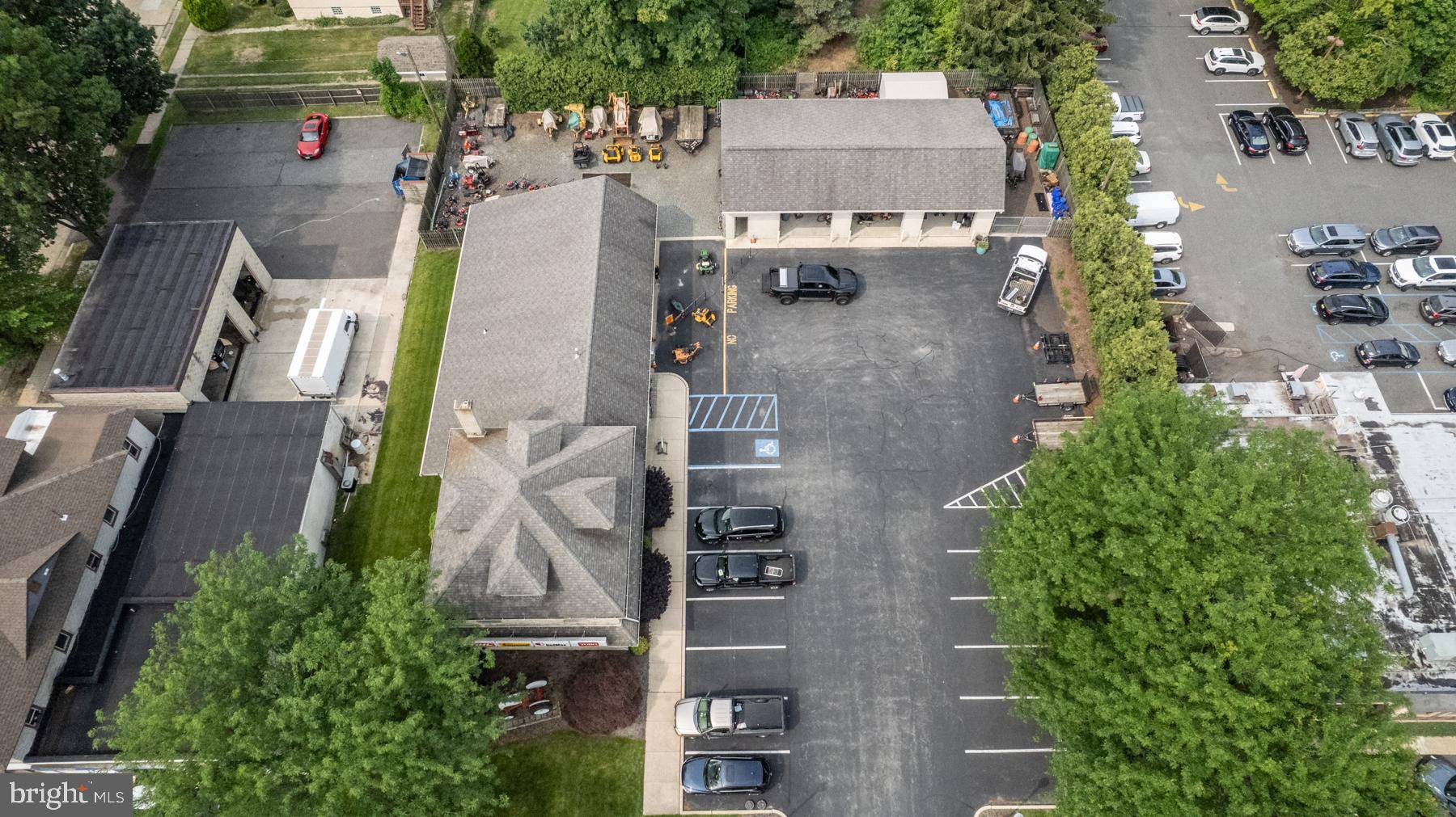 Audubon, NJ 08106,148 S WHITE HORSE PIKE