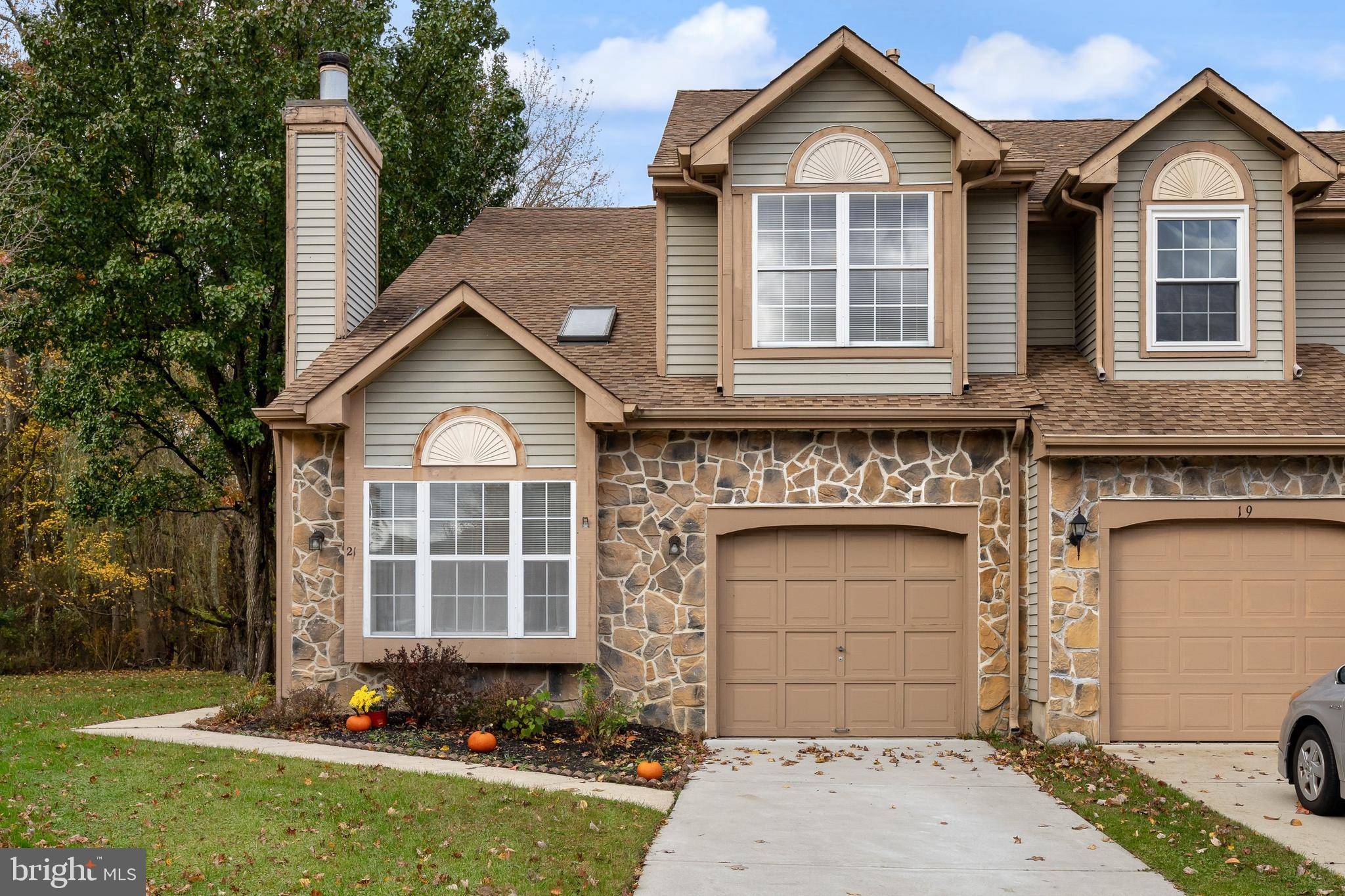 Mount Laurel, NJ 08054,21 LAVISTER DR