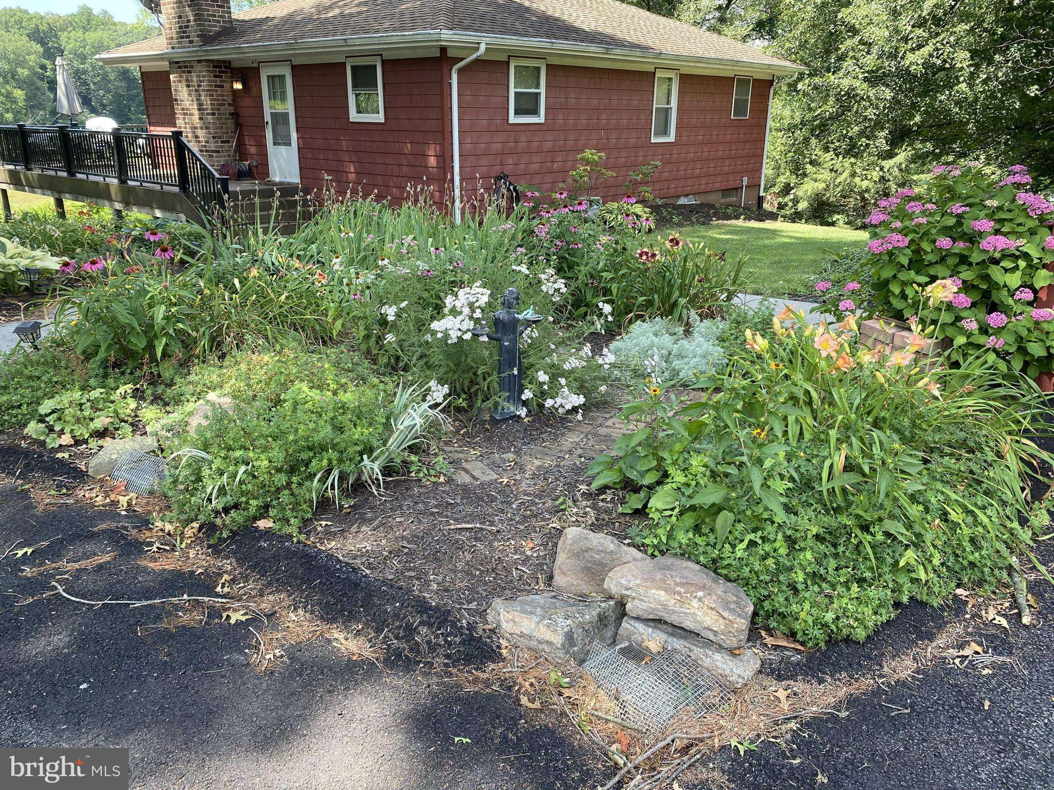 Spring Grove, PA 17362,5508 LAKE DR