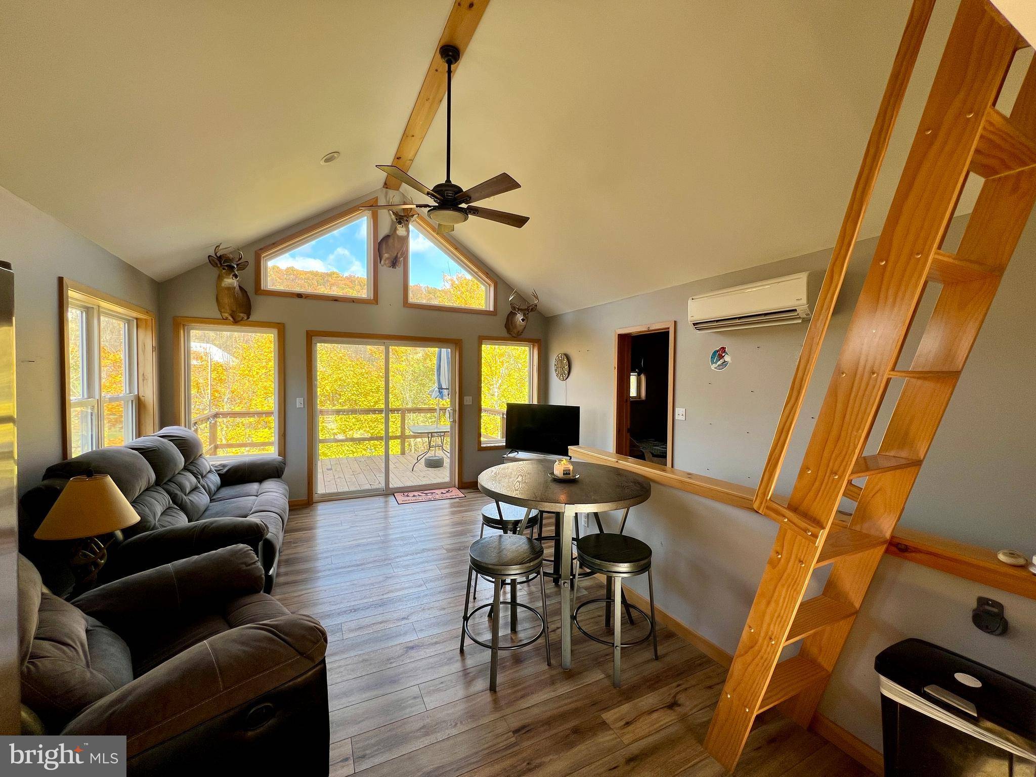 Mifflintown, PA 17059,25 LONGACRE ST