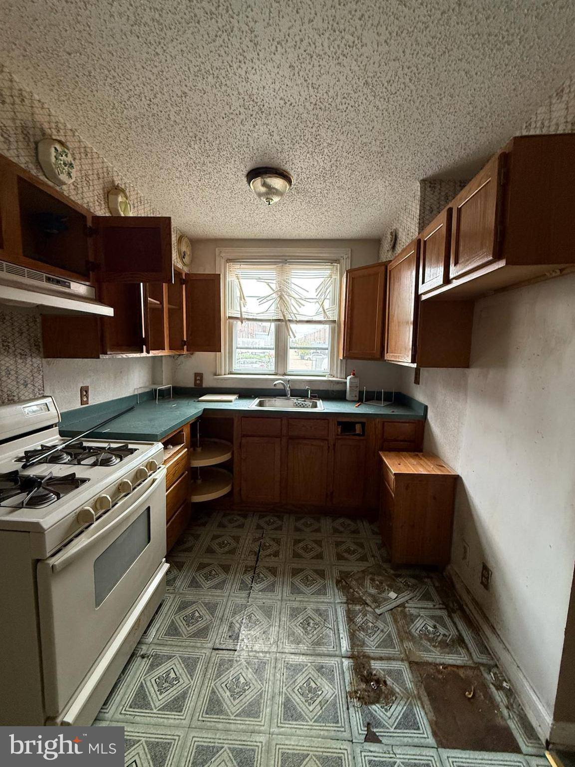 Philadelphia, PA 19149,6908 ROOSEVELT BLVD