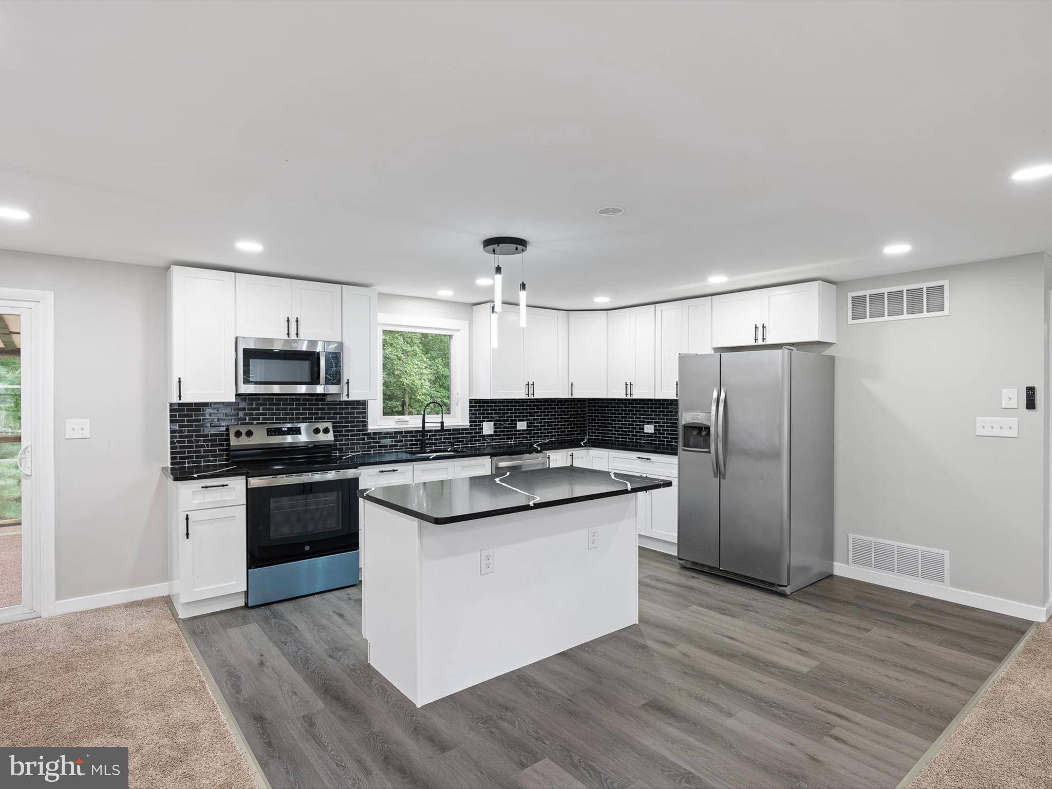 Lewes, DE 19958,22832 ANGOLA RD E