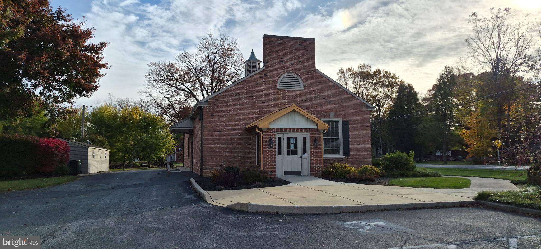 Lancaster, PA 17601,2127 NEW HOLLAND PIKE