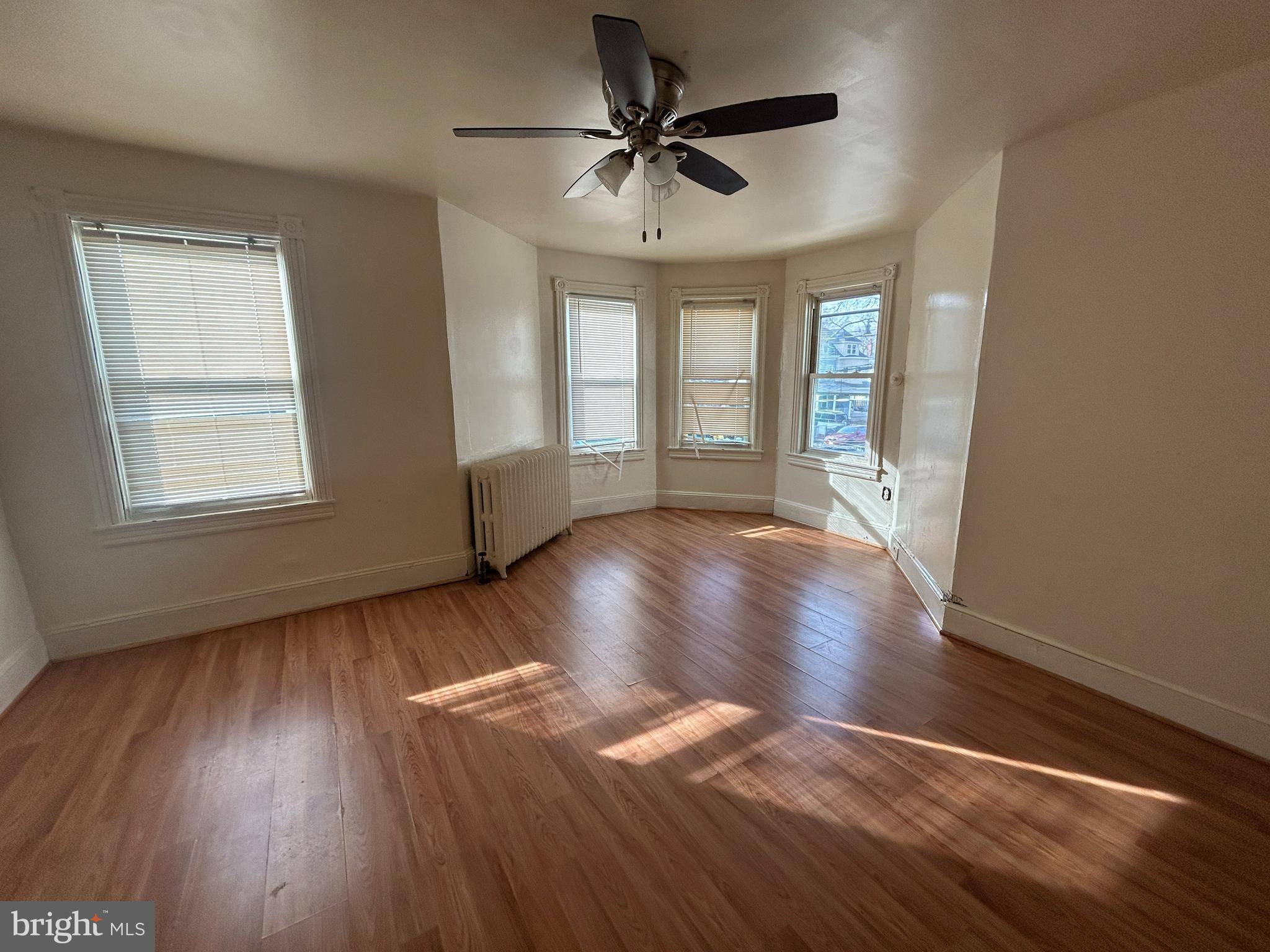 Trenton, NJ 08618,924 CARTERET AVE #3