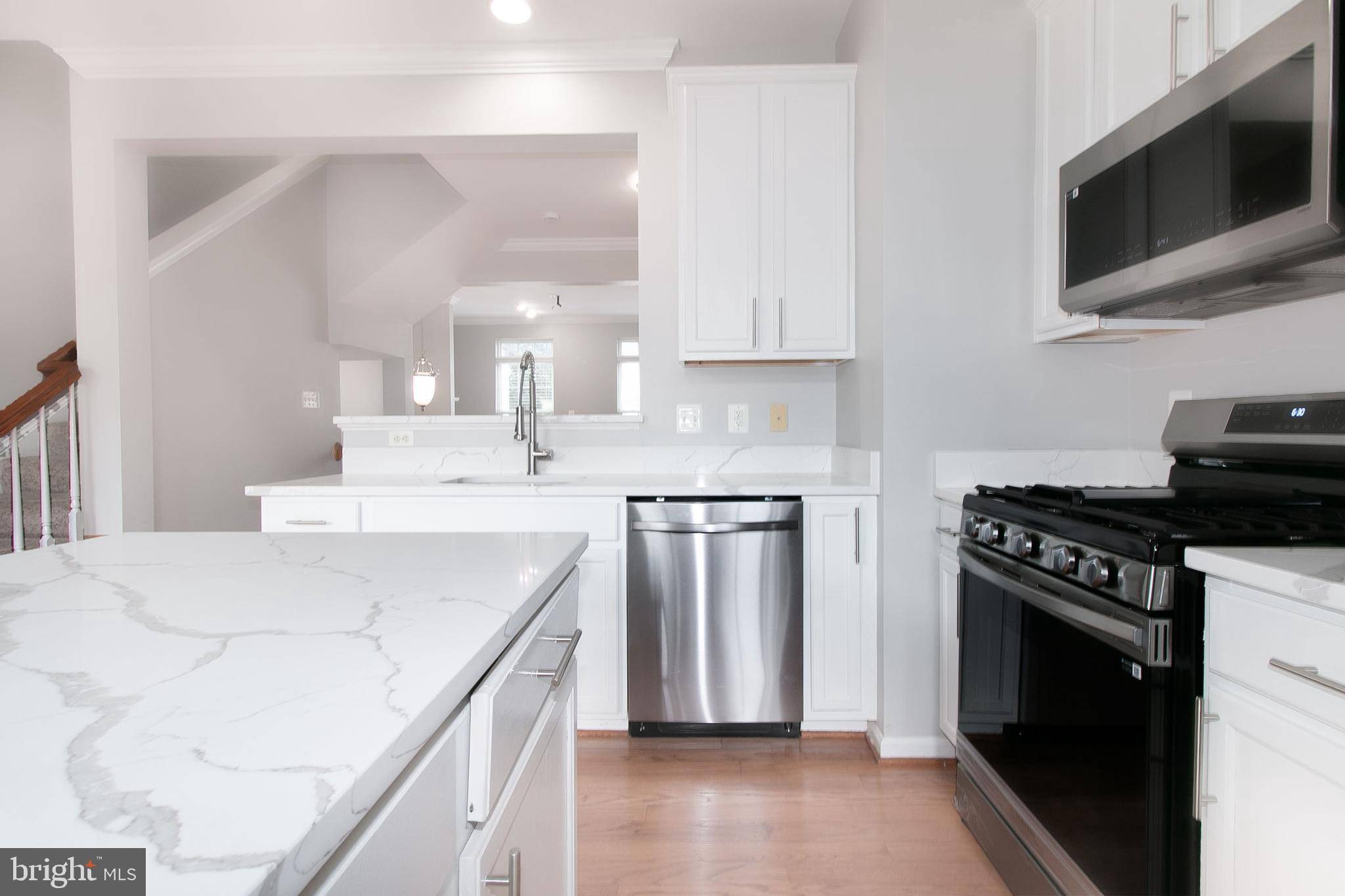 Aldie, VA 20105,41753 CYNTHIA TER