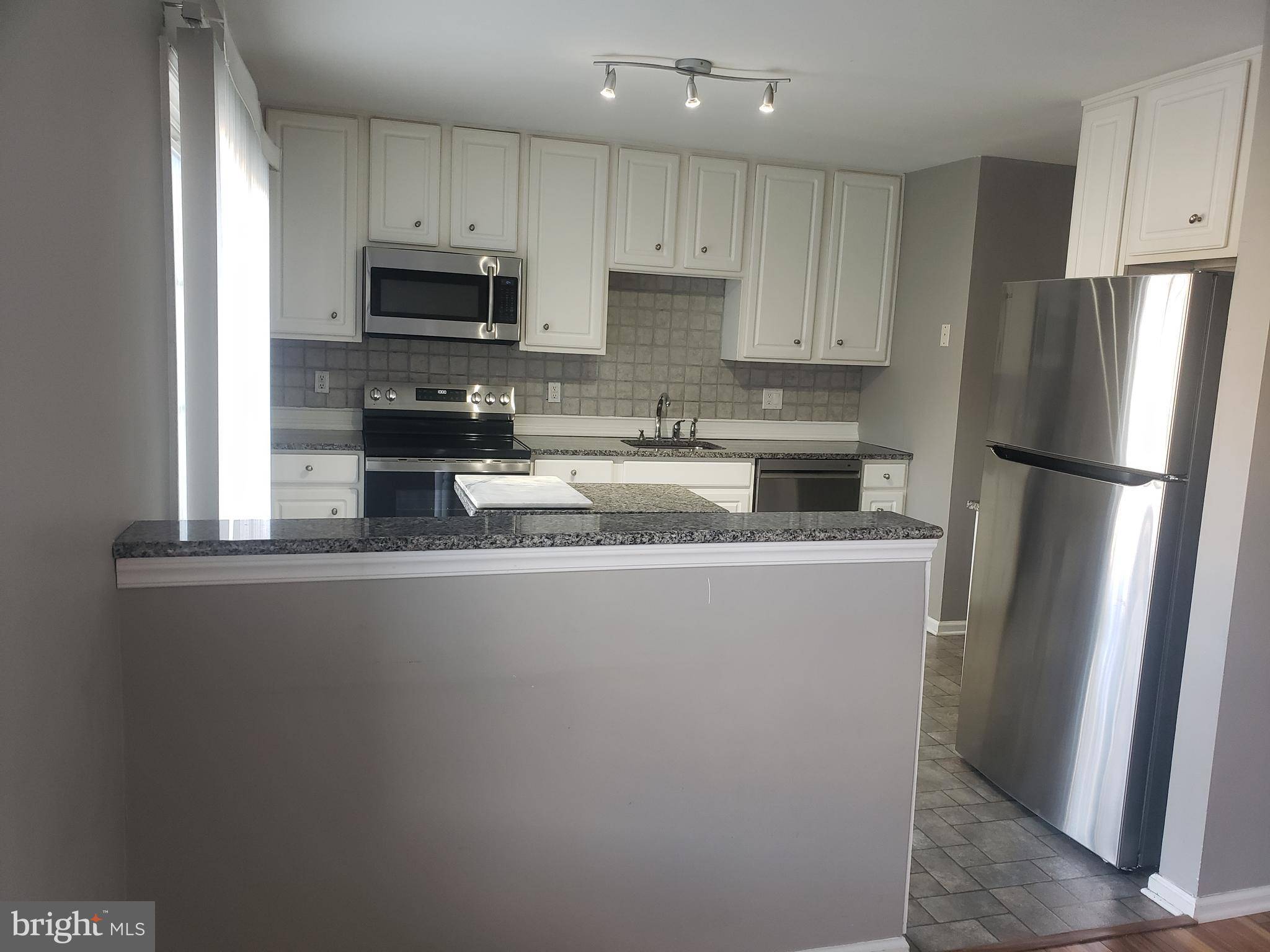 Mount Laurel, NJ 08054,5002 ESSEX LN