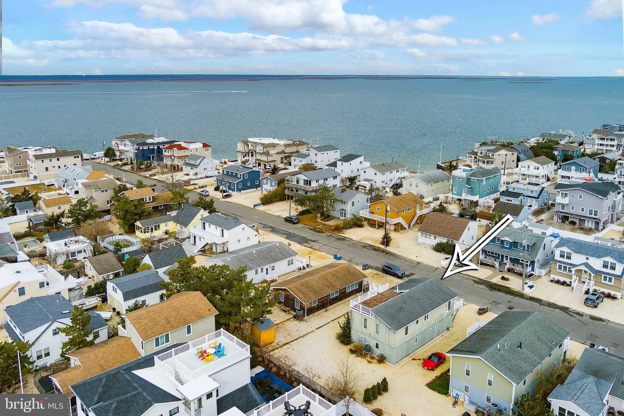 Surf City, NJ 08008,332 N 10TH