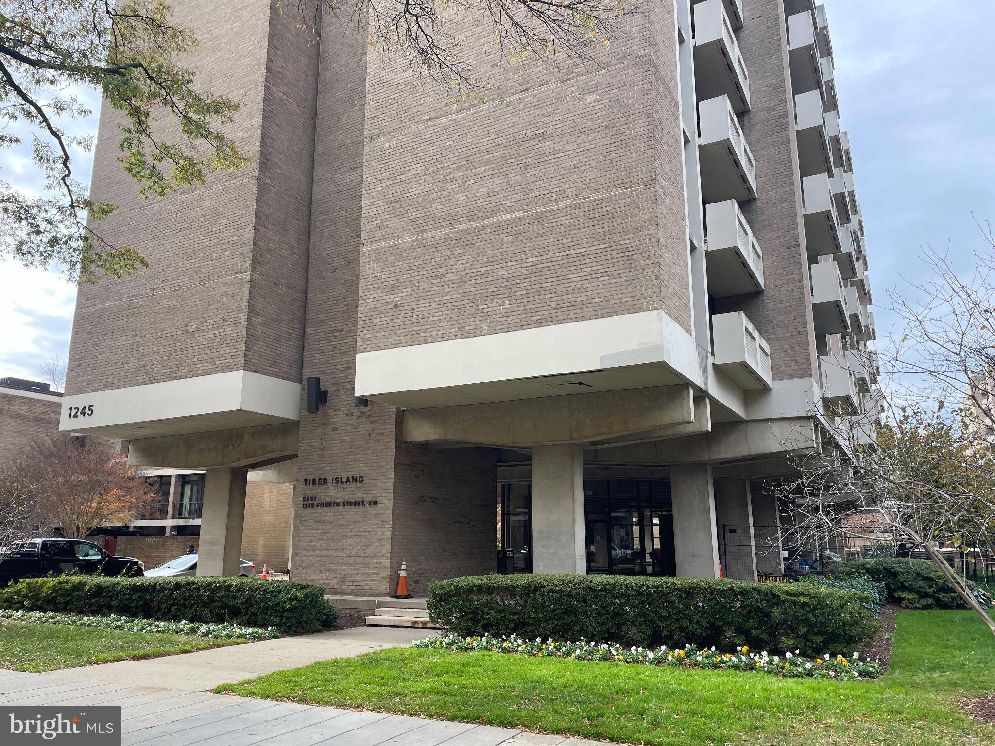 Washington, DC 20024,1245 4TH ST SW #E108