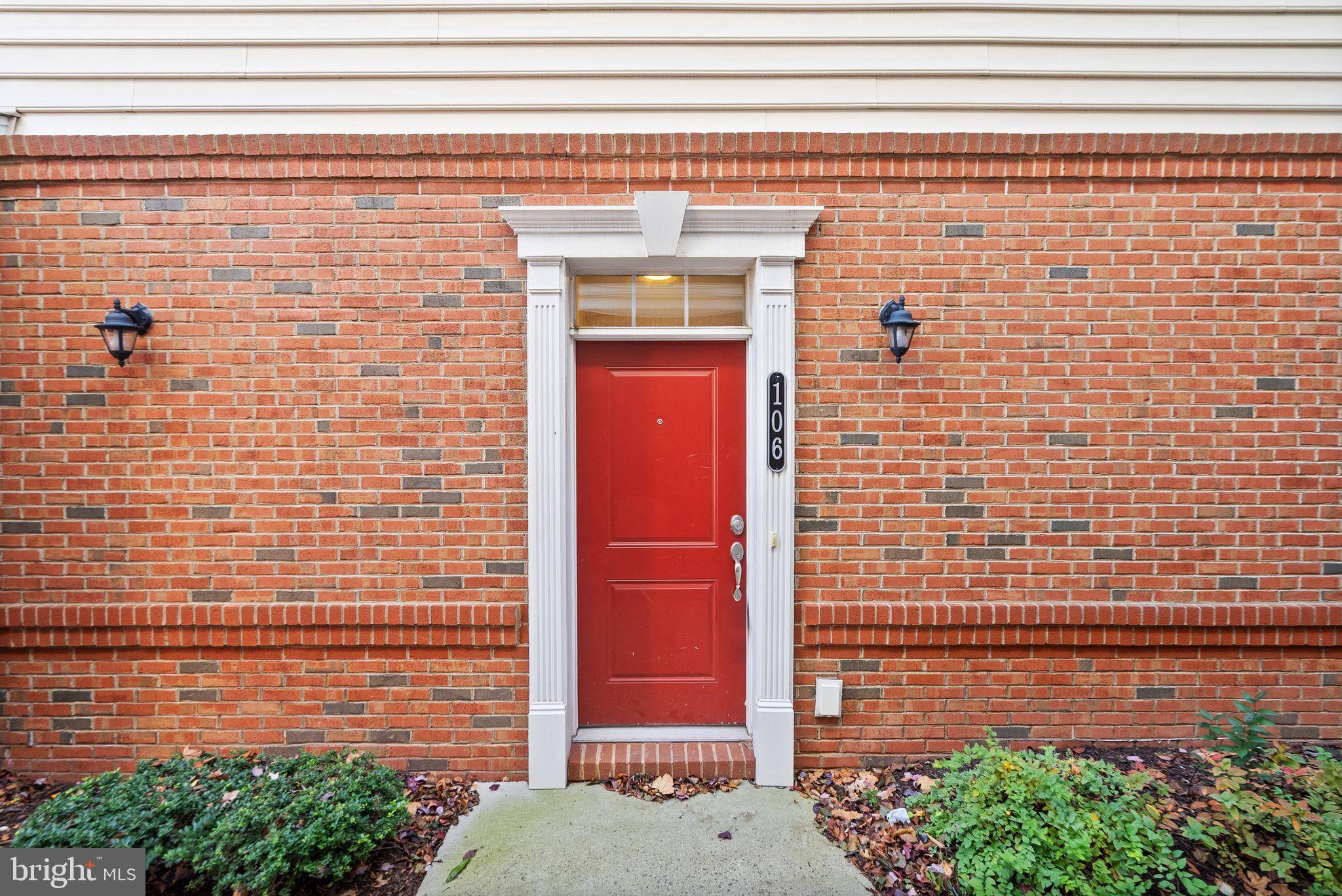 Ashburn, VA 20148,23305 MILLTOWN KNOLL SQ #106