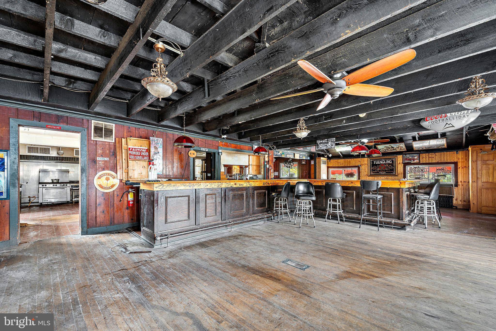 Waterford Works, NJ 08089,221 WHITE HORSE PIKE