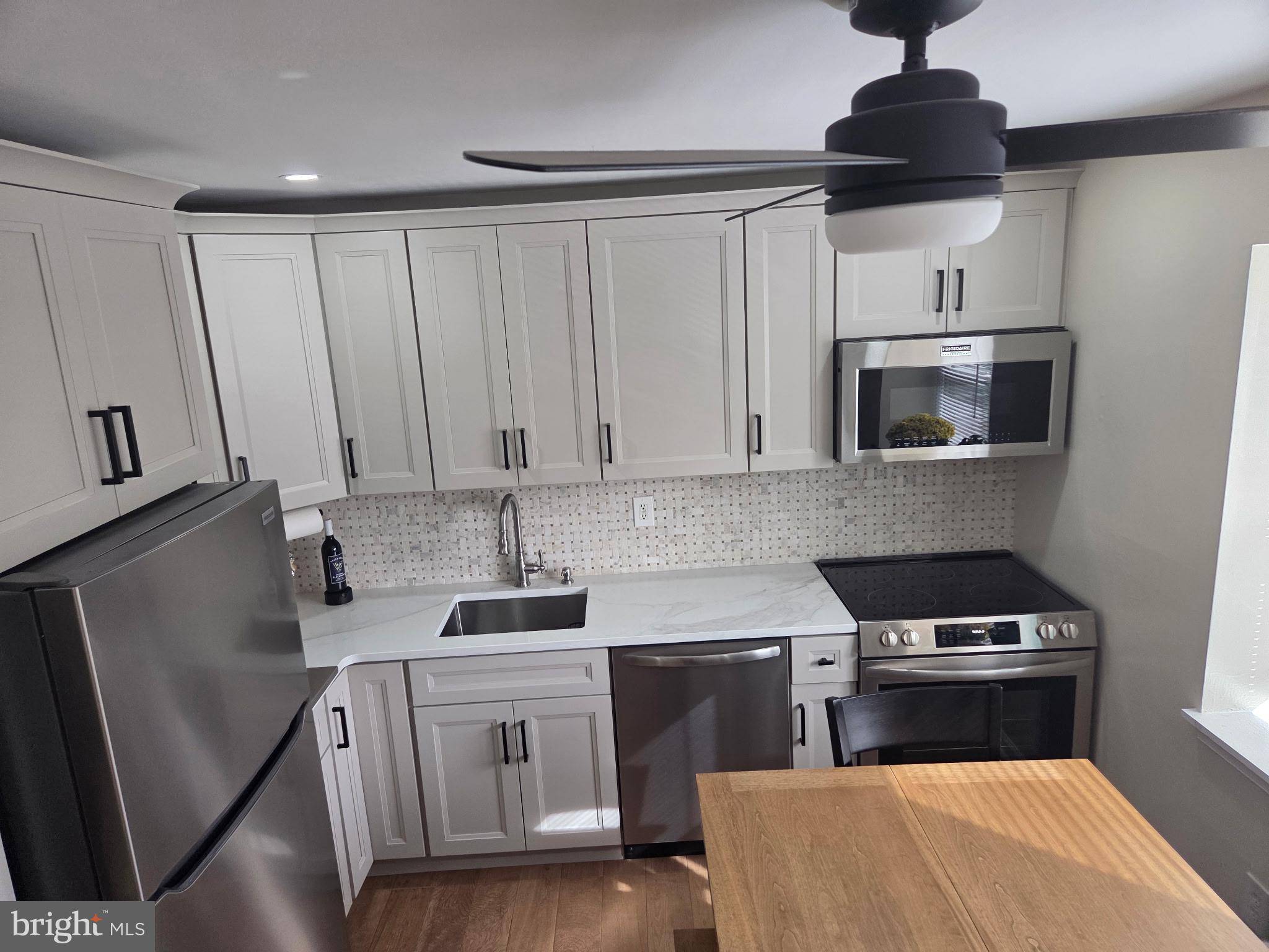 Hamilton, NJ 08690,704 SILVER CT