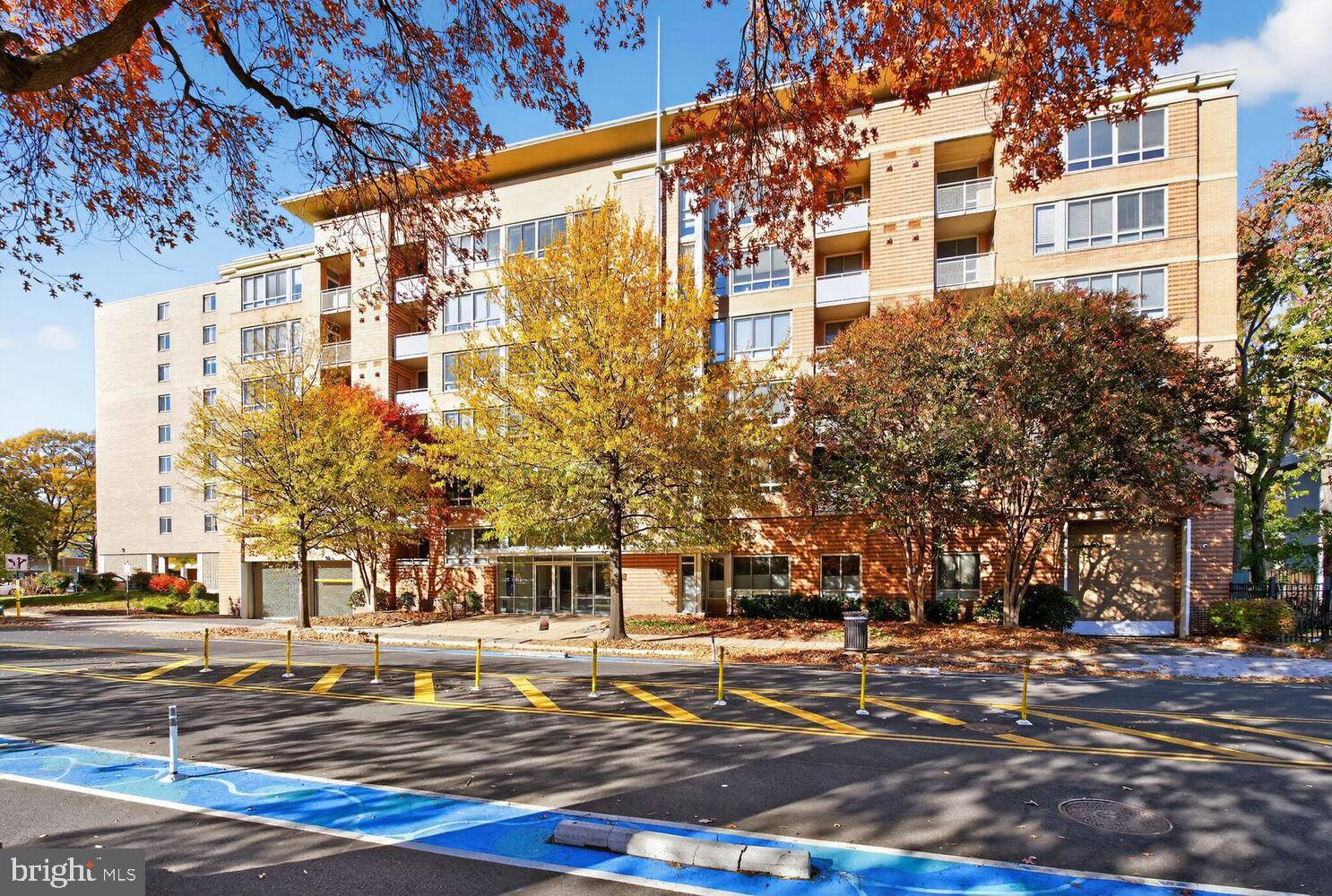 Washington, DC 20024,355 I ST SW #121