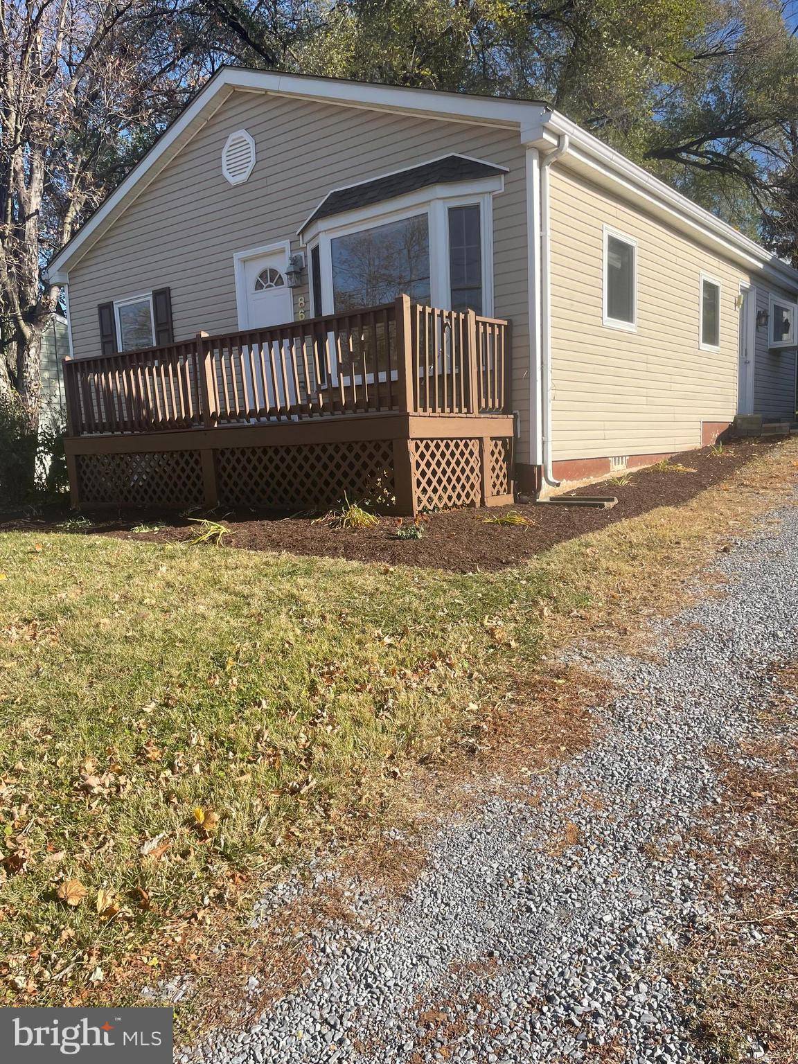 Charles Town, WV 25414,868 JEFFERSON AVE