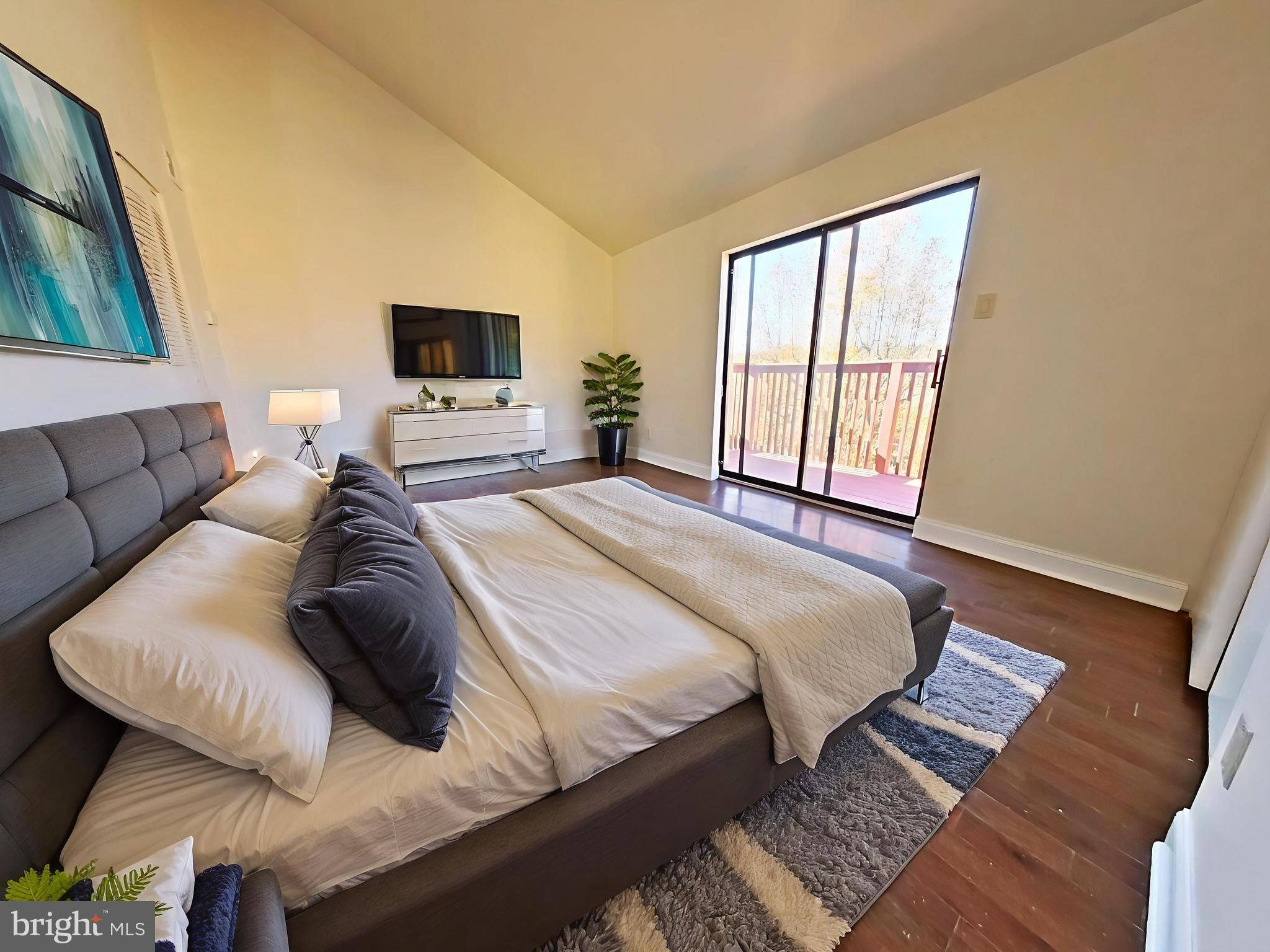 Philadelphia, PA 19130,828 N 26TH ST #2