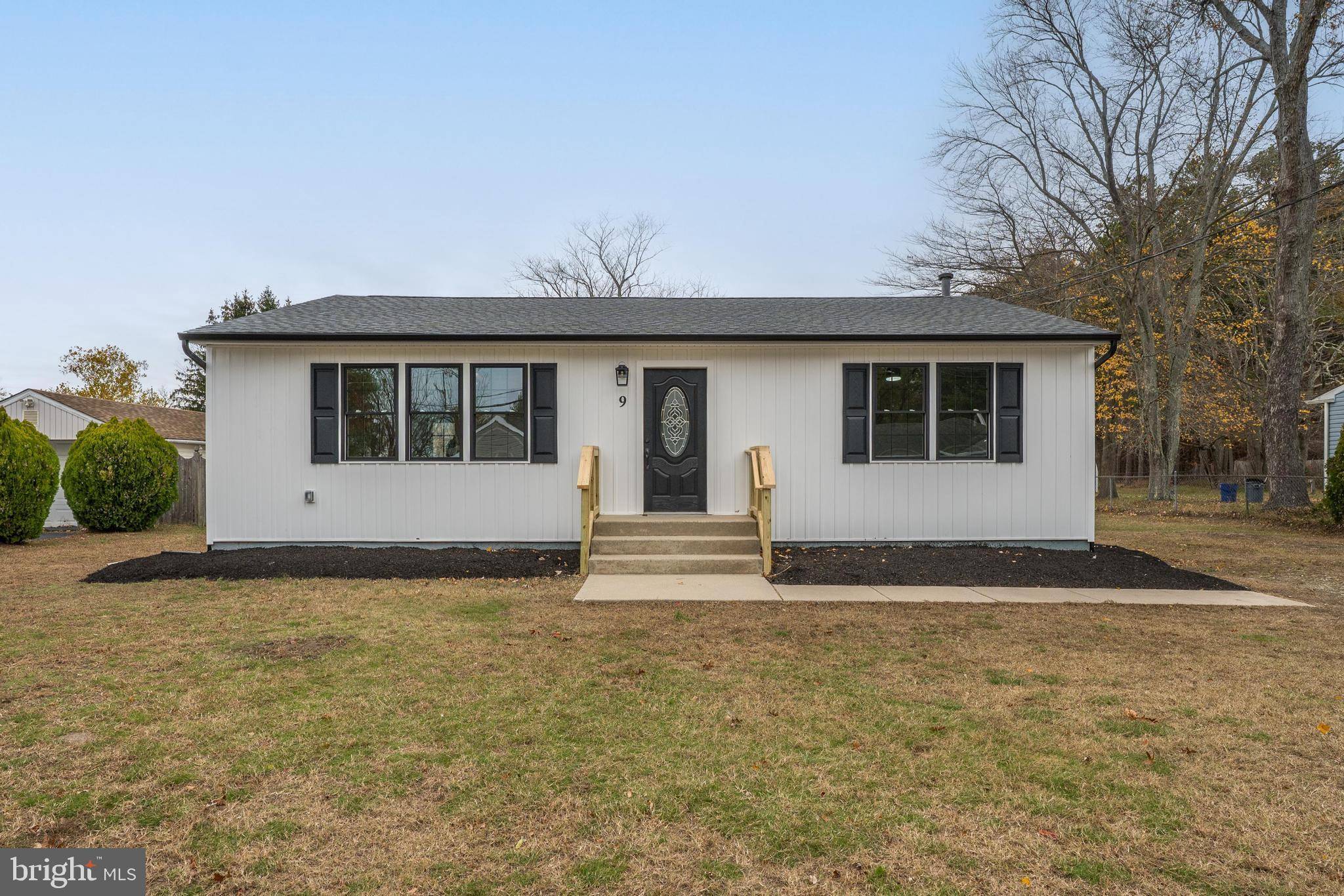 Sicklerville, NJ 08081,9 DEB LYNN DR