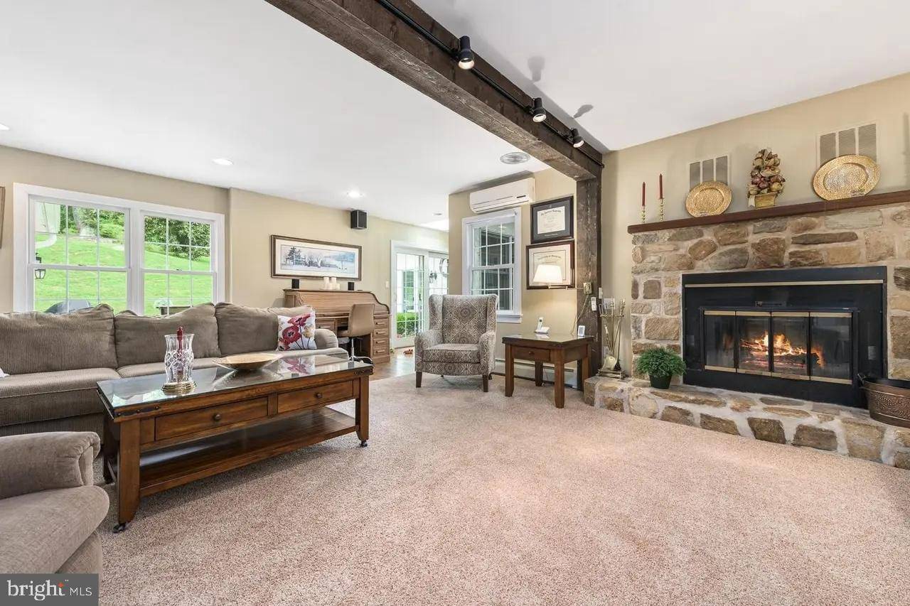 Phoenixville, PA 19460,908 LINCOLN RD