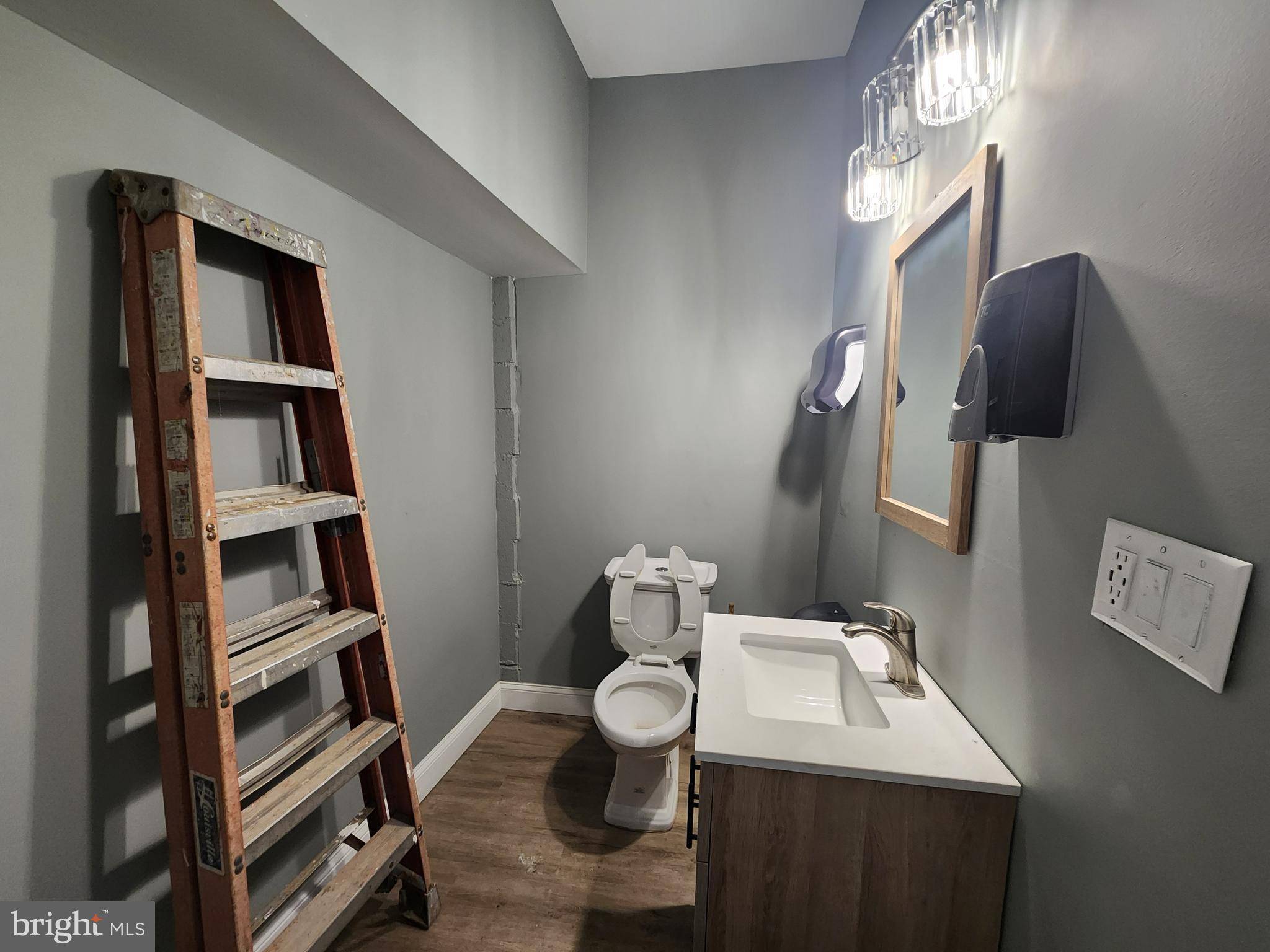 Baltimore, MD 21218,2124 GREENMOUNT AVE