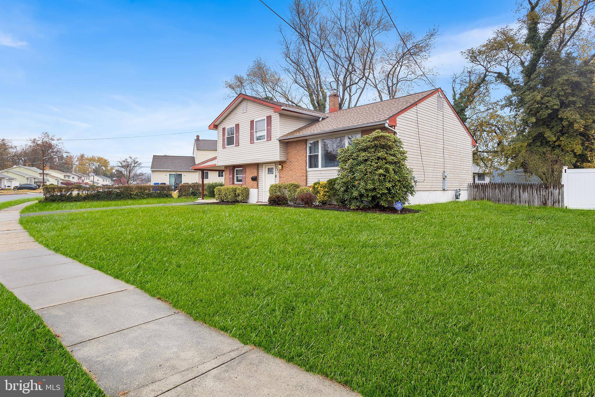 Beverly, NJ 08010,206 COLONIAL RD