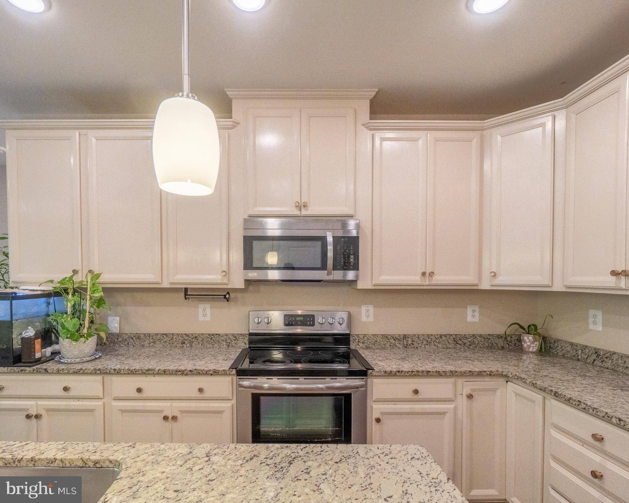 Woodbridge, VA 22191,13933 HOLLOW WIND WAY #101