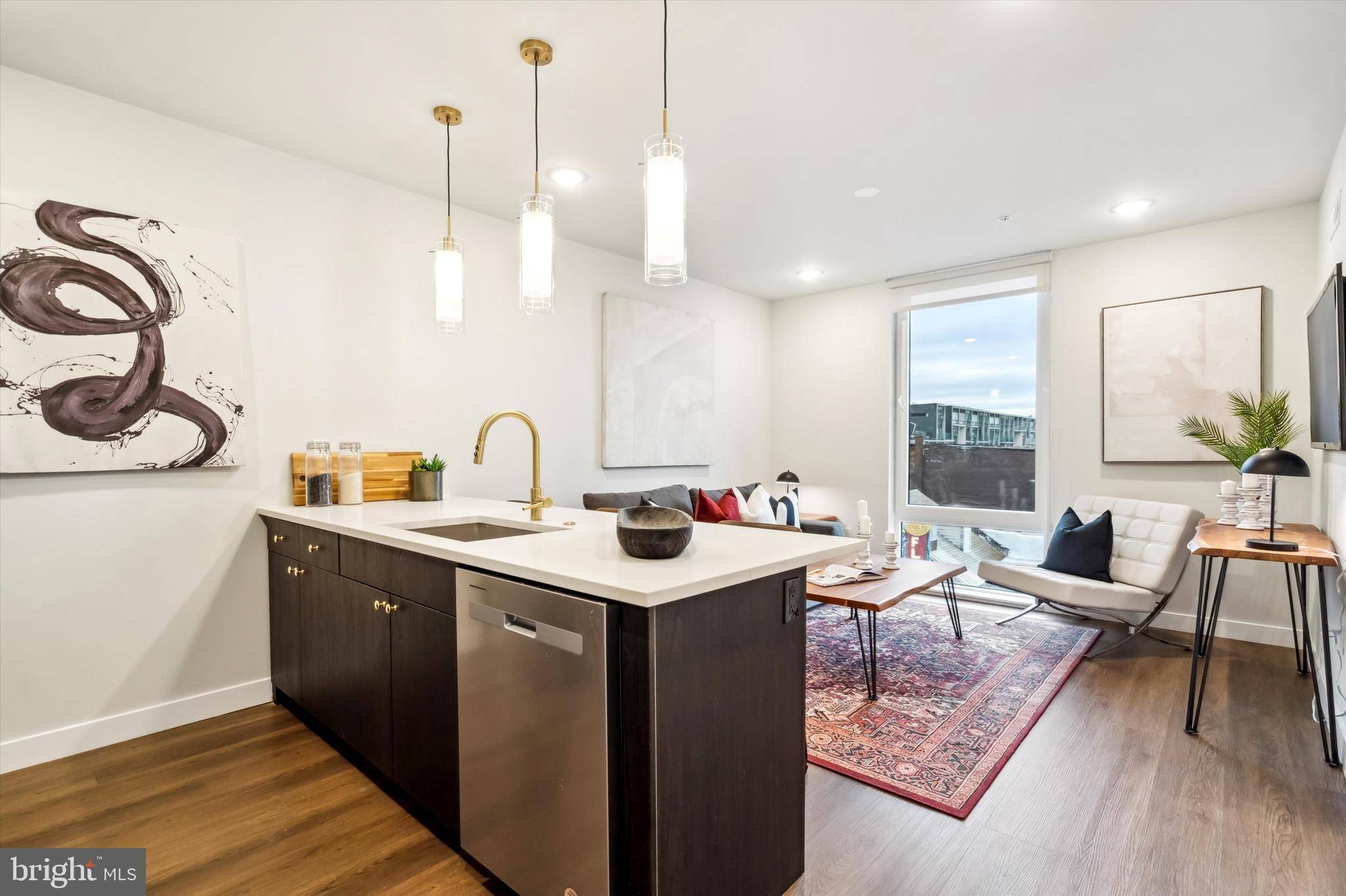 Philadelphia, PA 19123,1102 GERMANTOWN AVE #203